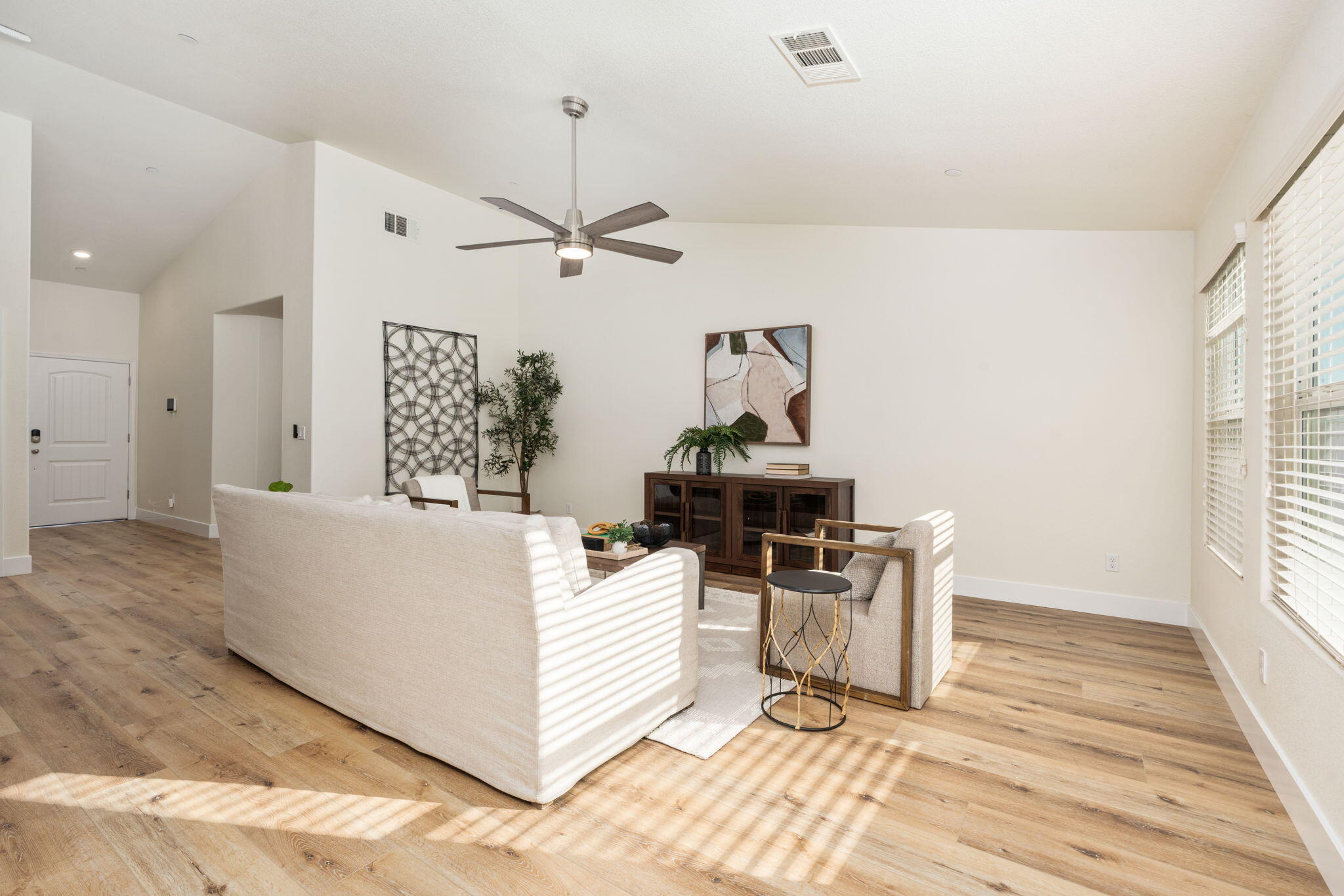 3283 Ferro Ct, Tulare, CA 93274