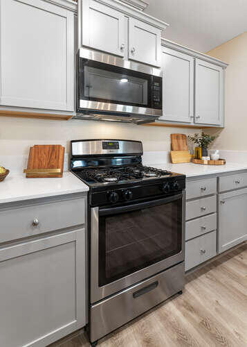 7122 W Wren Ave, Visalia, CA 93291