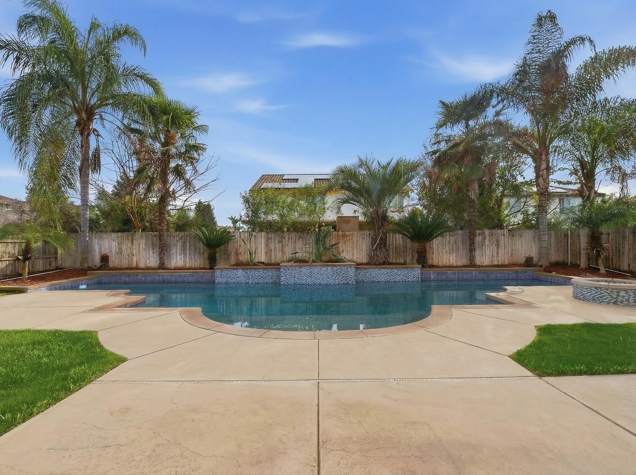 2693 Muirfield Ave, Tulare, CA 93274