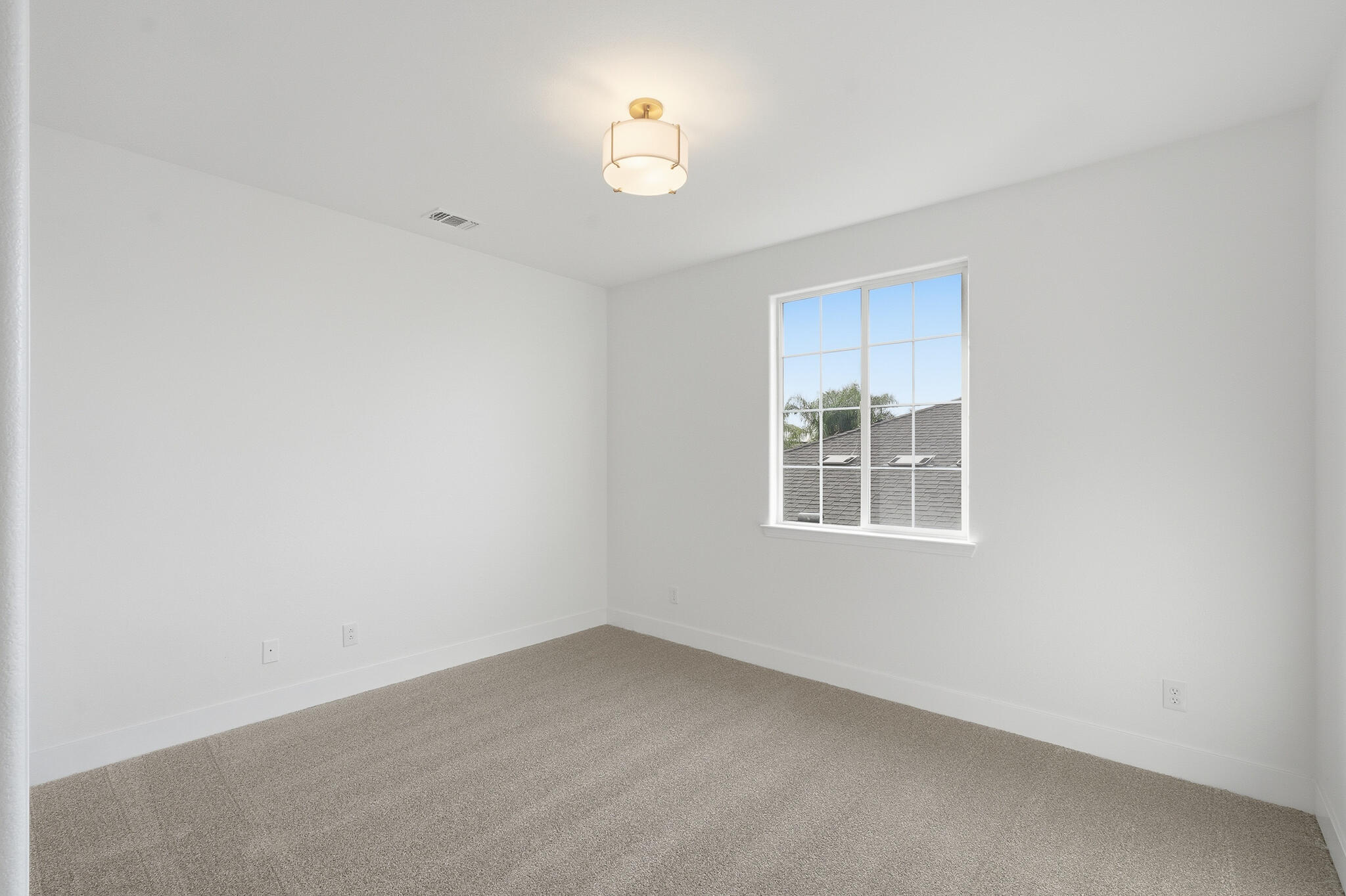 2693 Muirfield Ave, Tulare, CA 93274