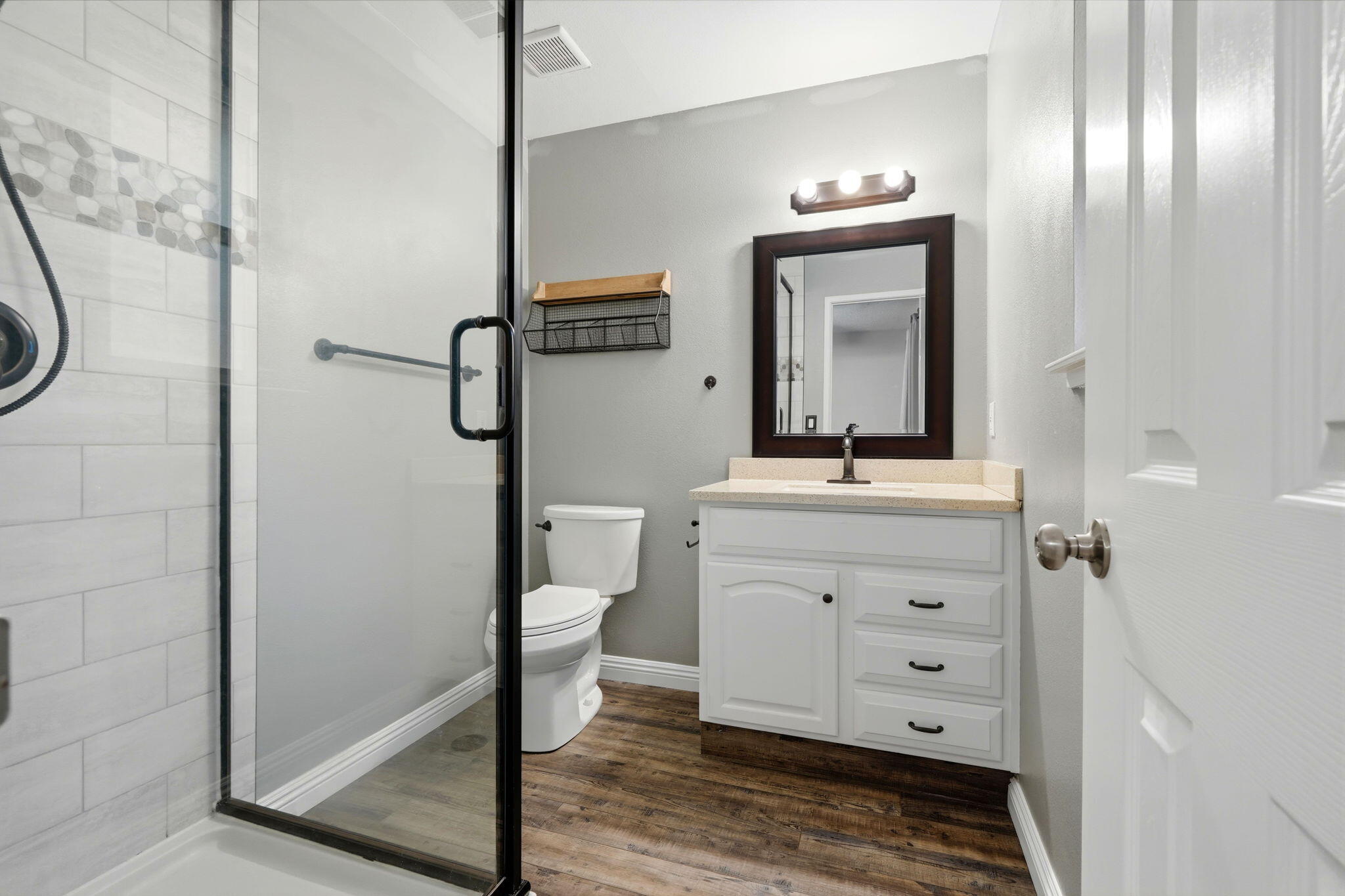 1607 Ashlan Ave, Clovis, CA 93611