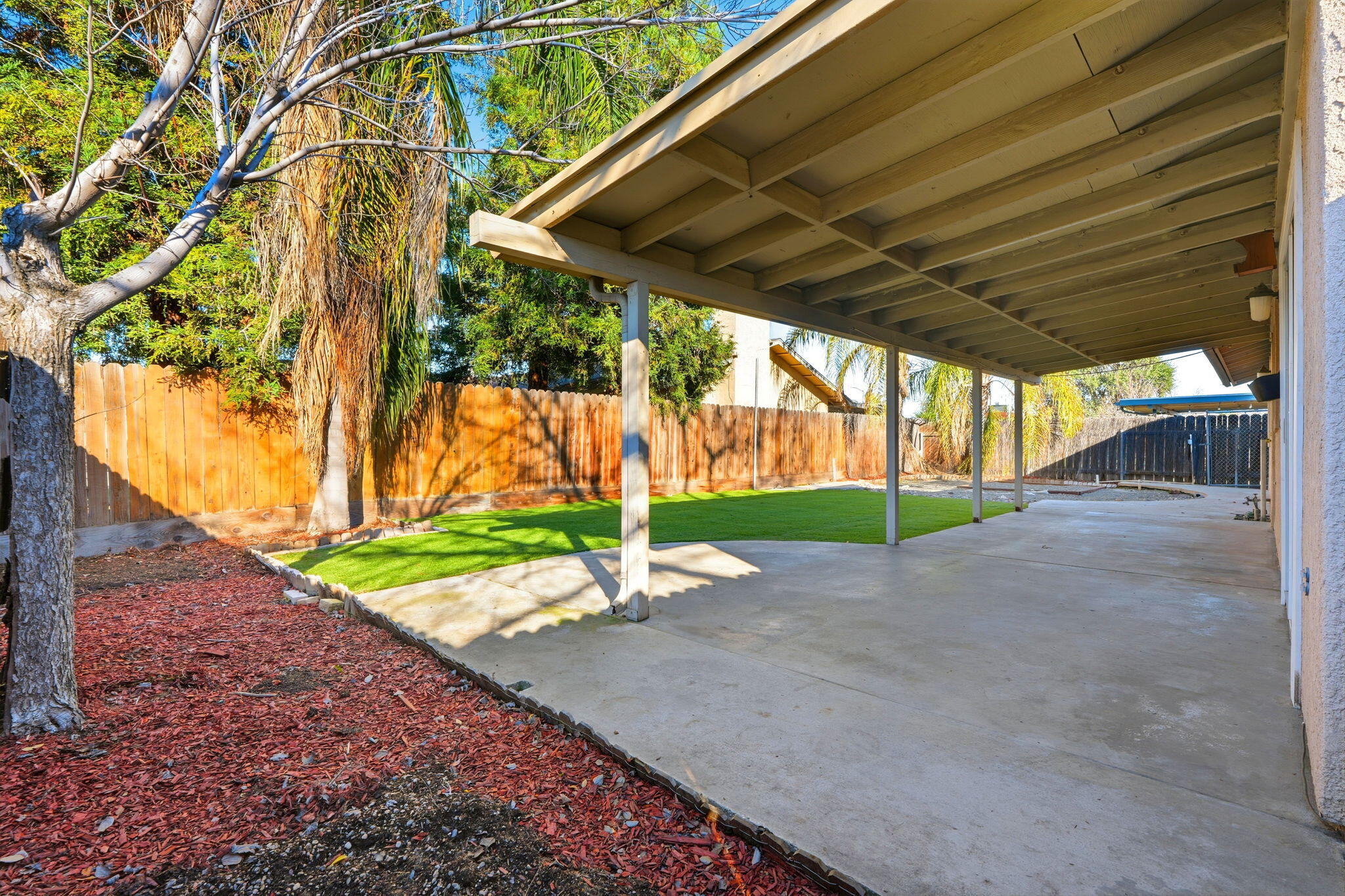 1607 Ashlan Ave, Clovis, CA 93611