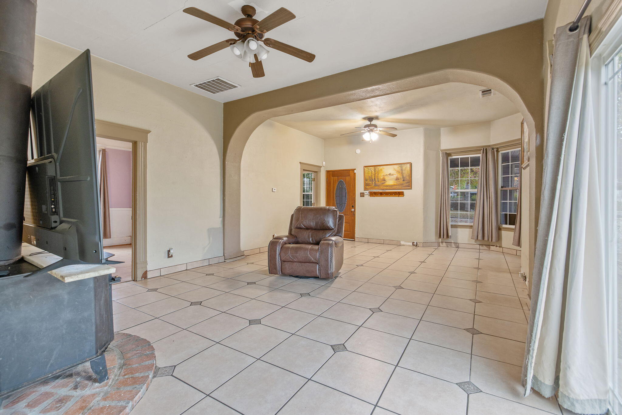 349 N Lemona St, Woodlake, CA 93286