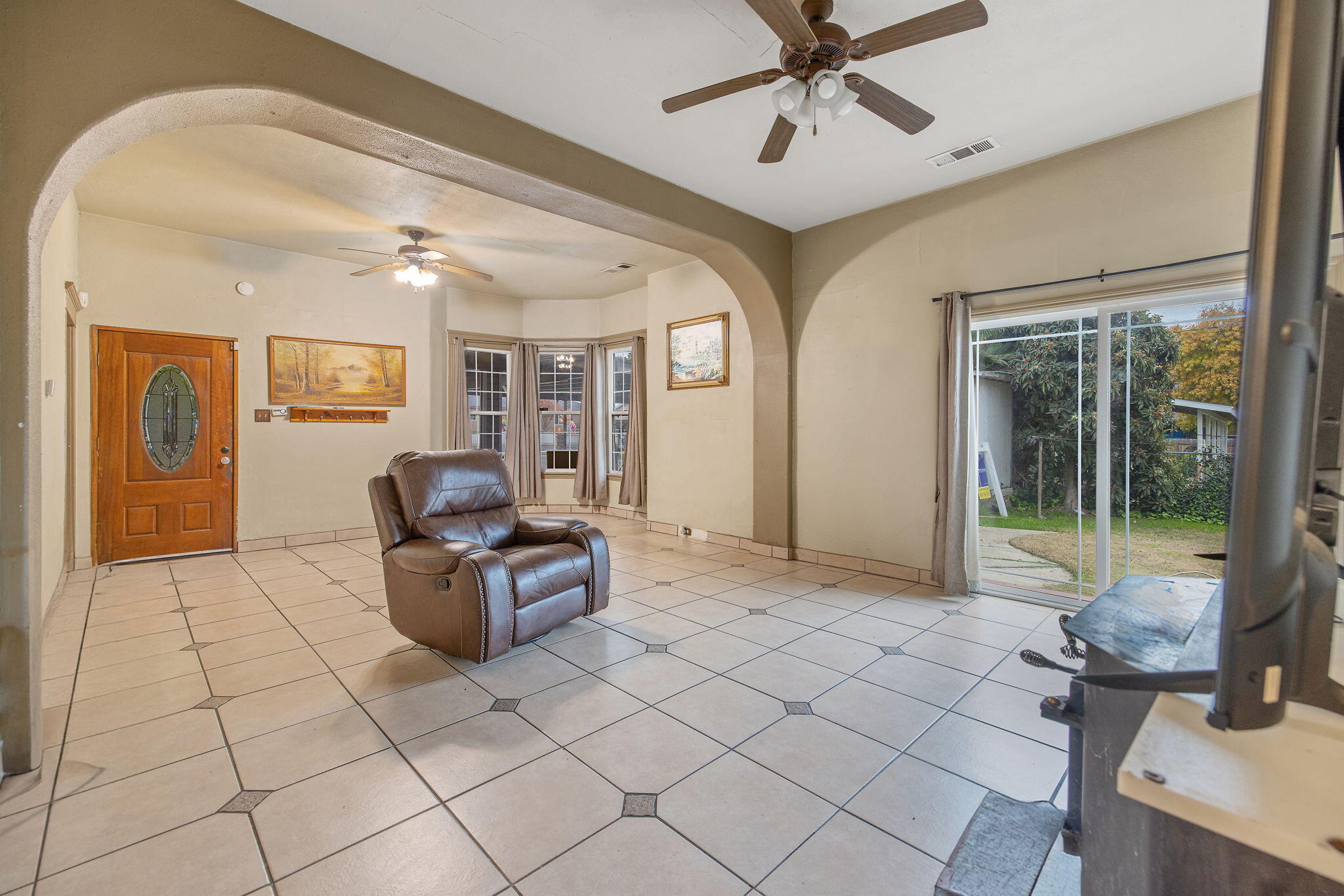 349 N Lemona St, Woodlake, CA 93286