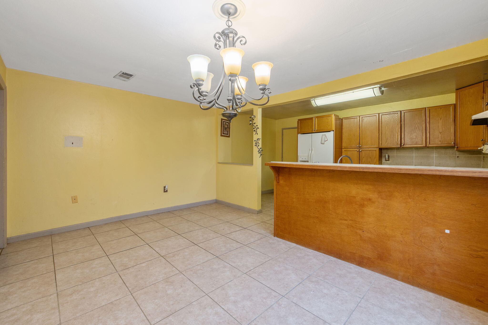 349 N Lemona St, Woodlake, CA 93286