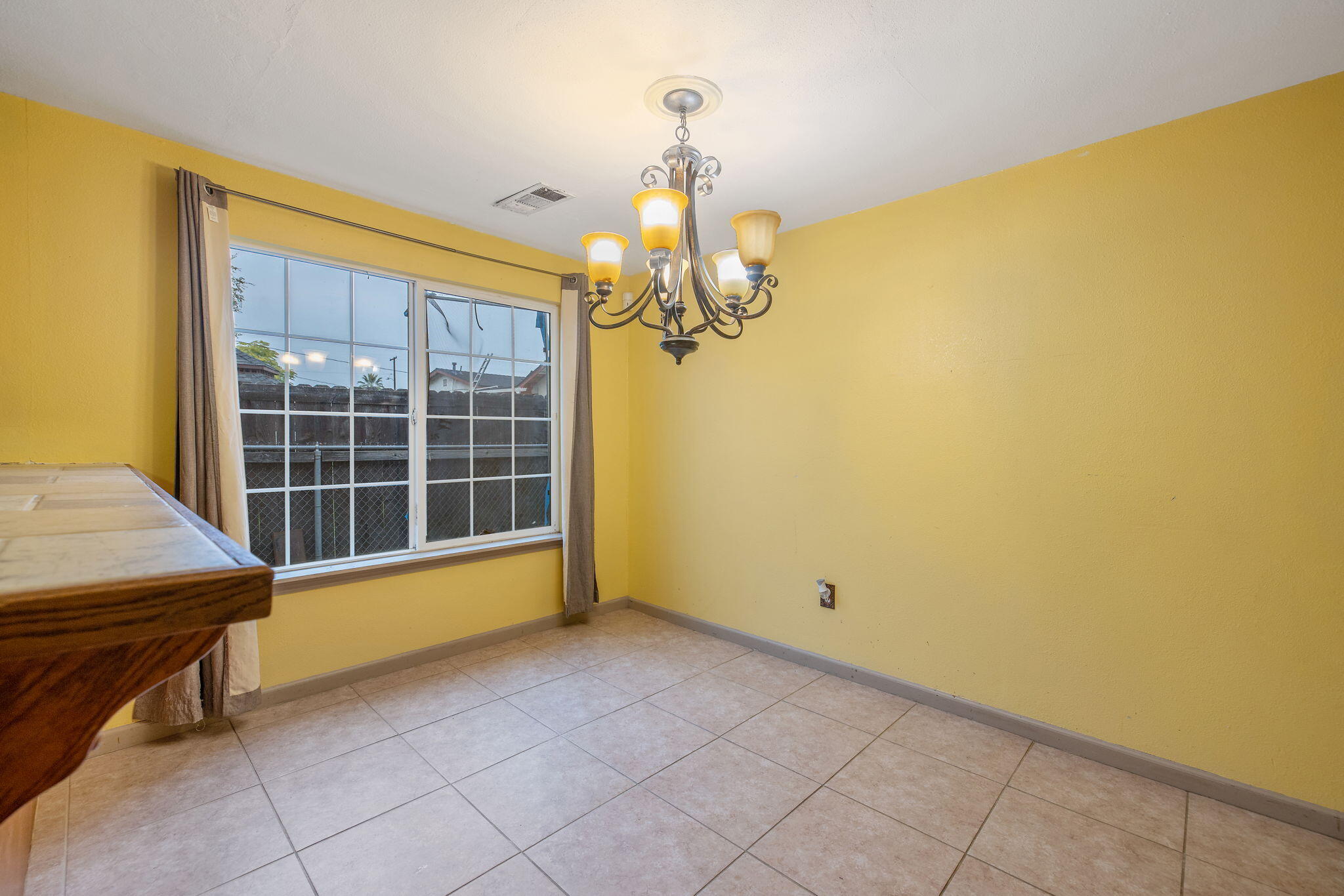 349 N Lemona St, Woodlake, CA 93286