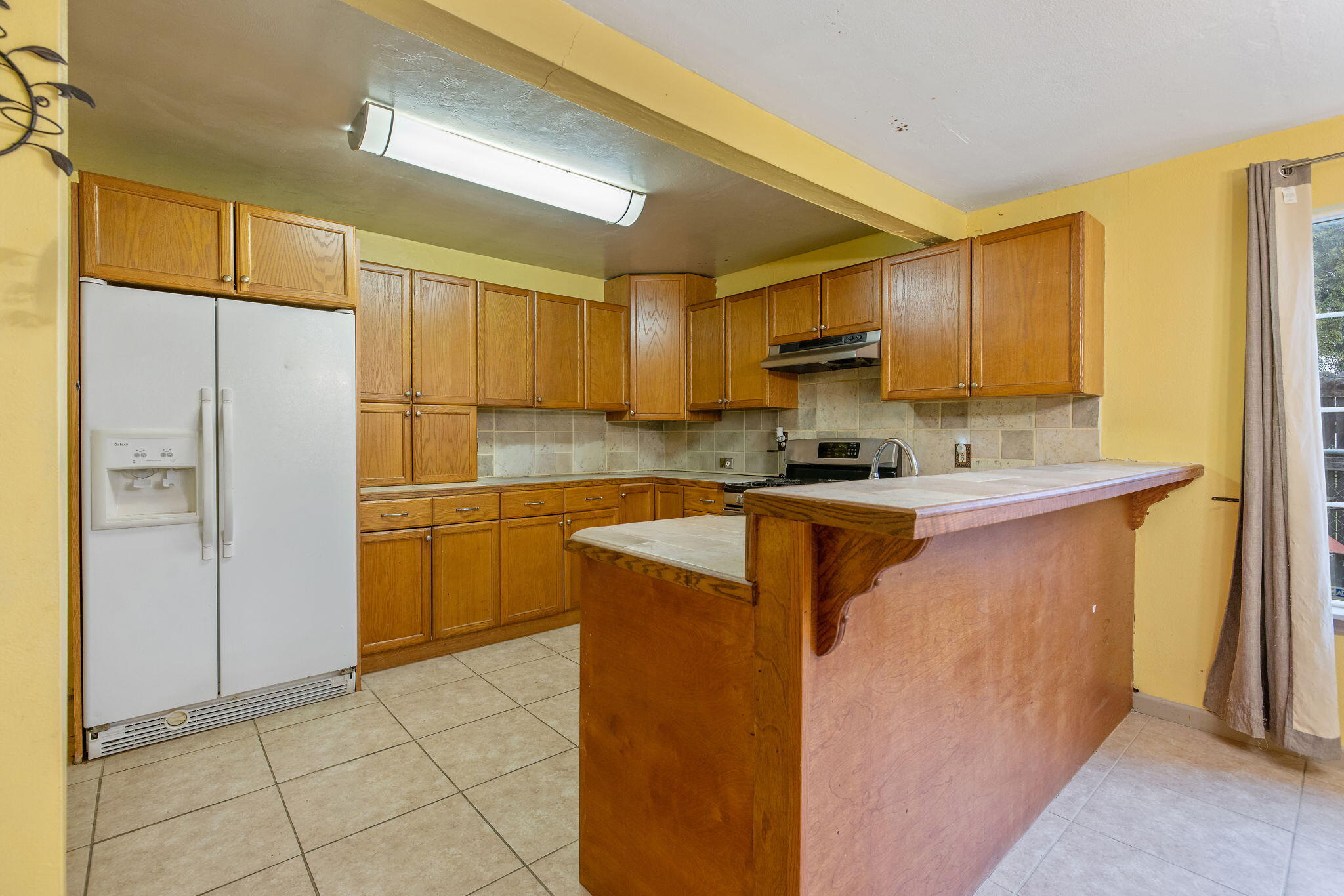 349 N Lemona St, Woodlake, CA 93286