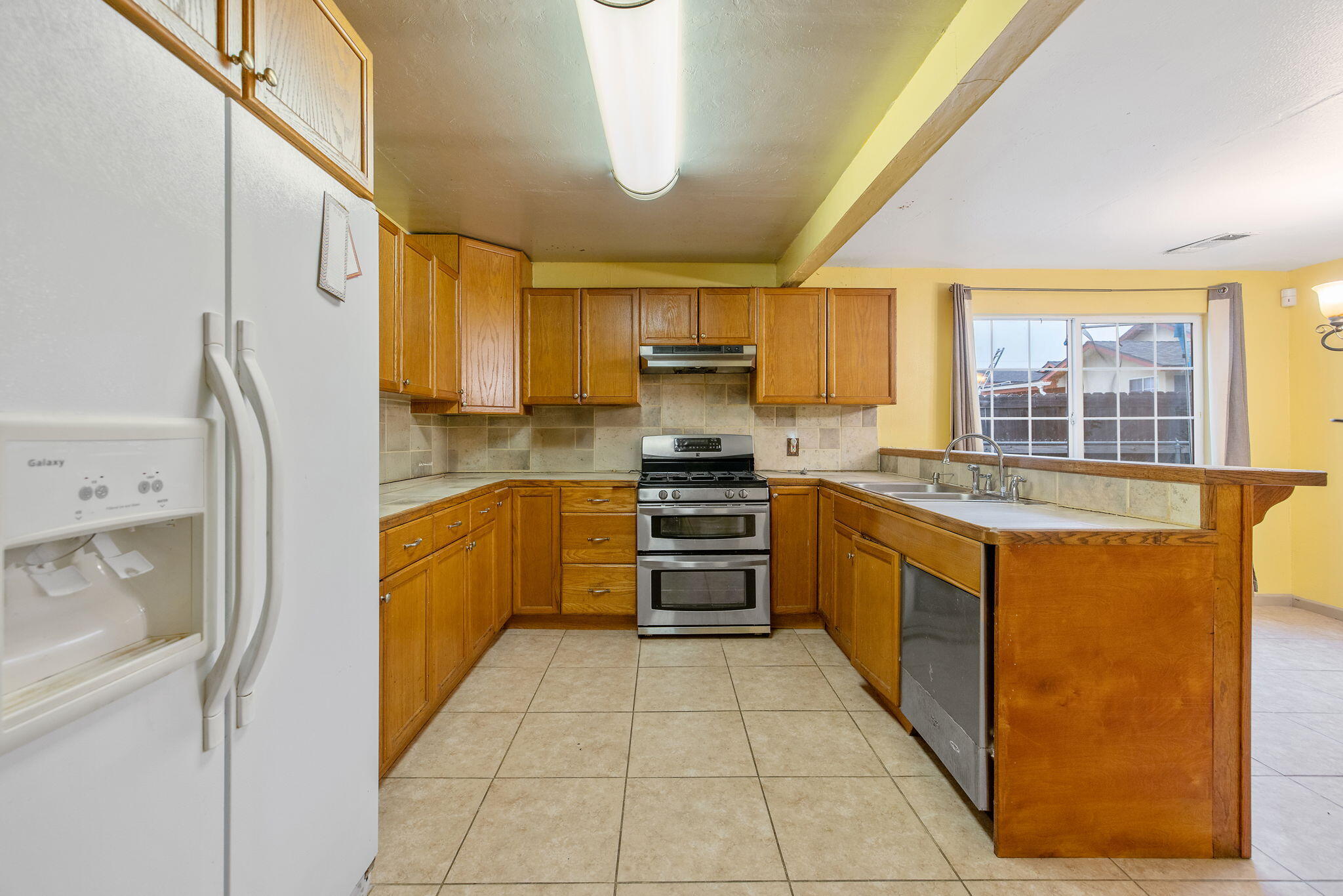 349 N Lemona St, Woodlake, CA 93286