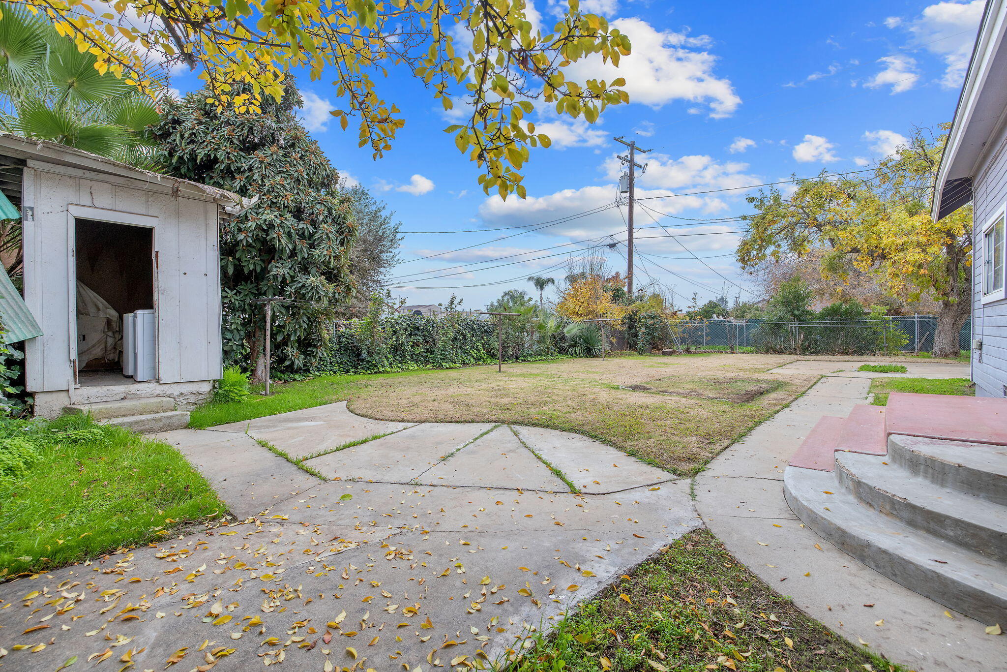 349 N Lemona St, Woodlake, CA 93286