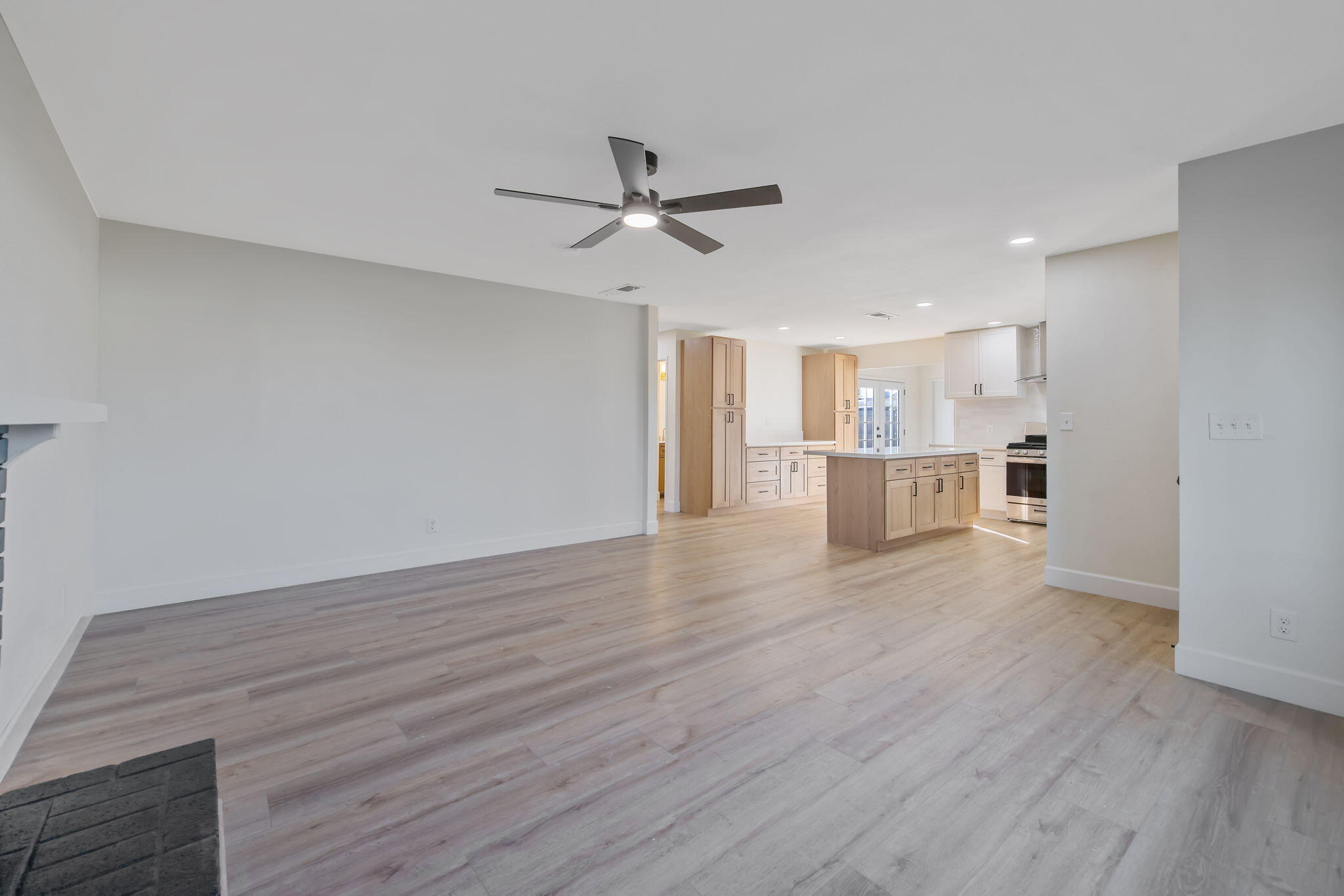 1747 E Sonora Ave, Tulare, CA 93274