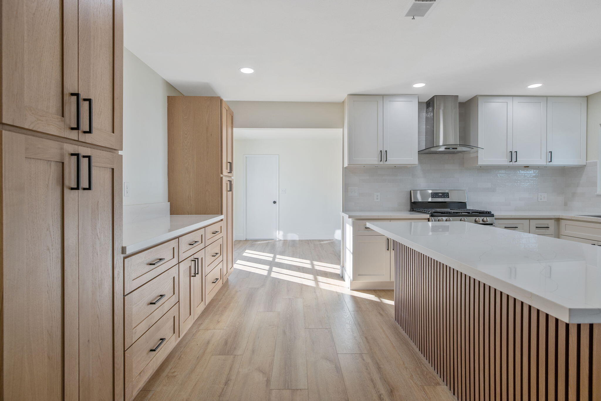 1747 E Sonora Ave, Tulare, CA 93274