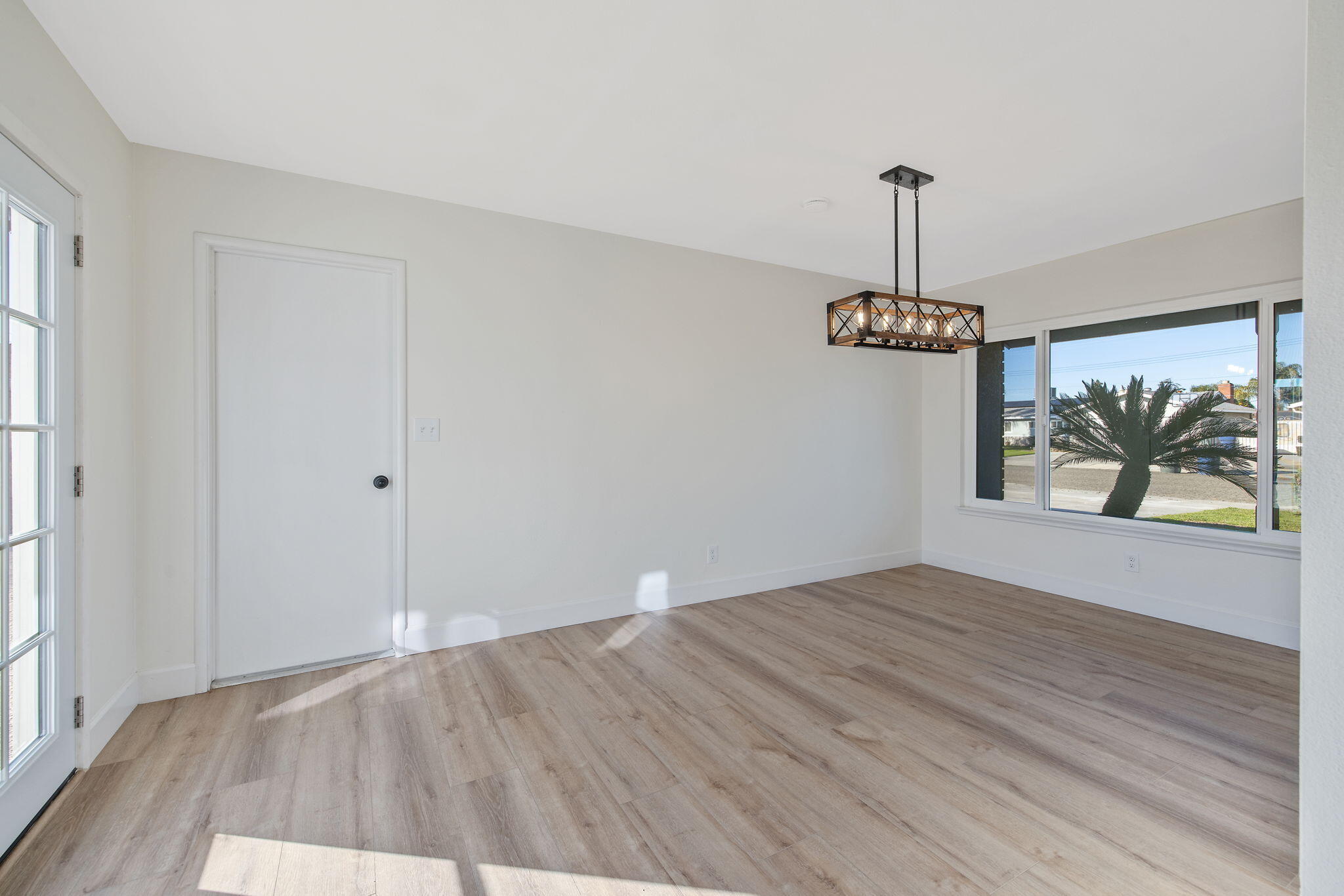 1747 E Sonora Ave, Tulare, CA 93274