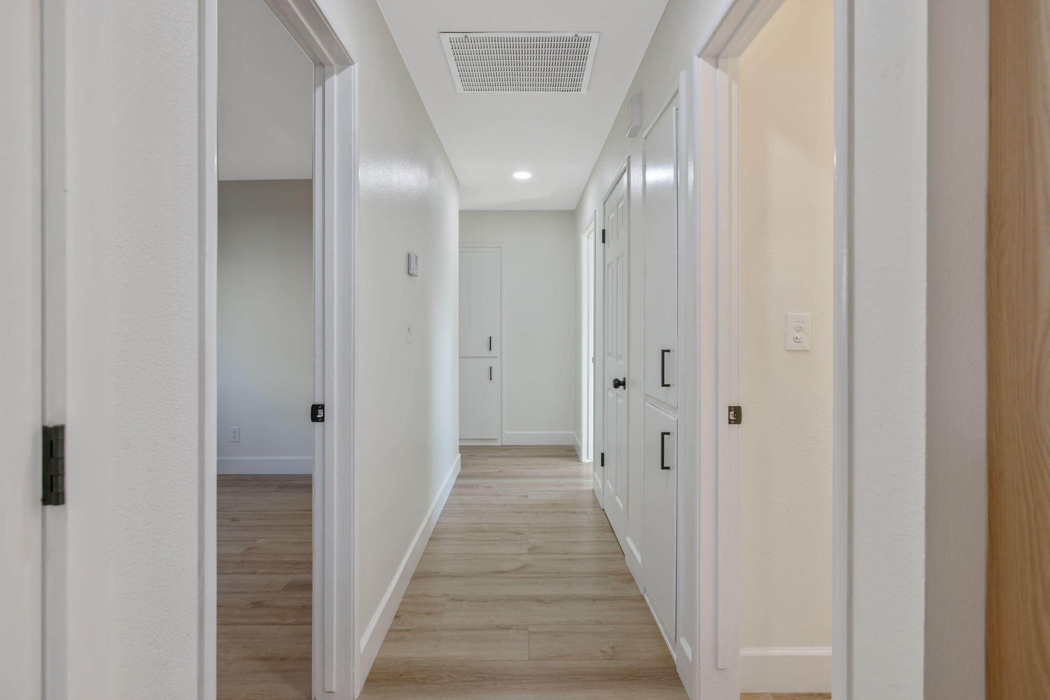 1747 E Sonora Ave, Tulare, CA 93274