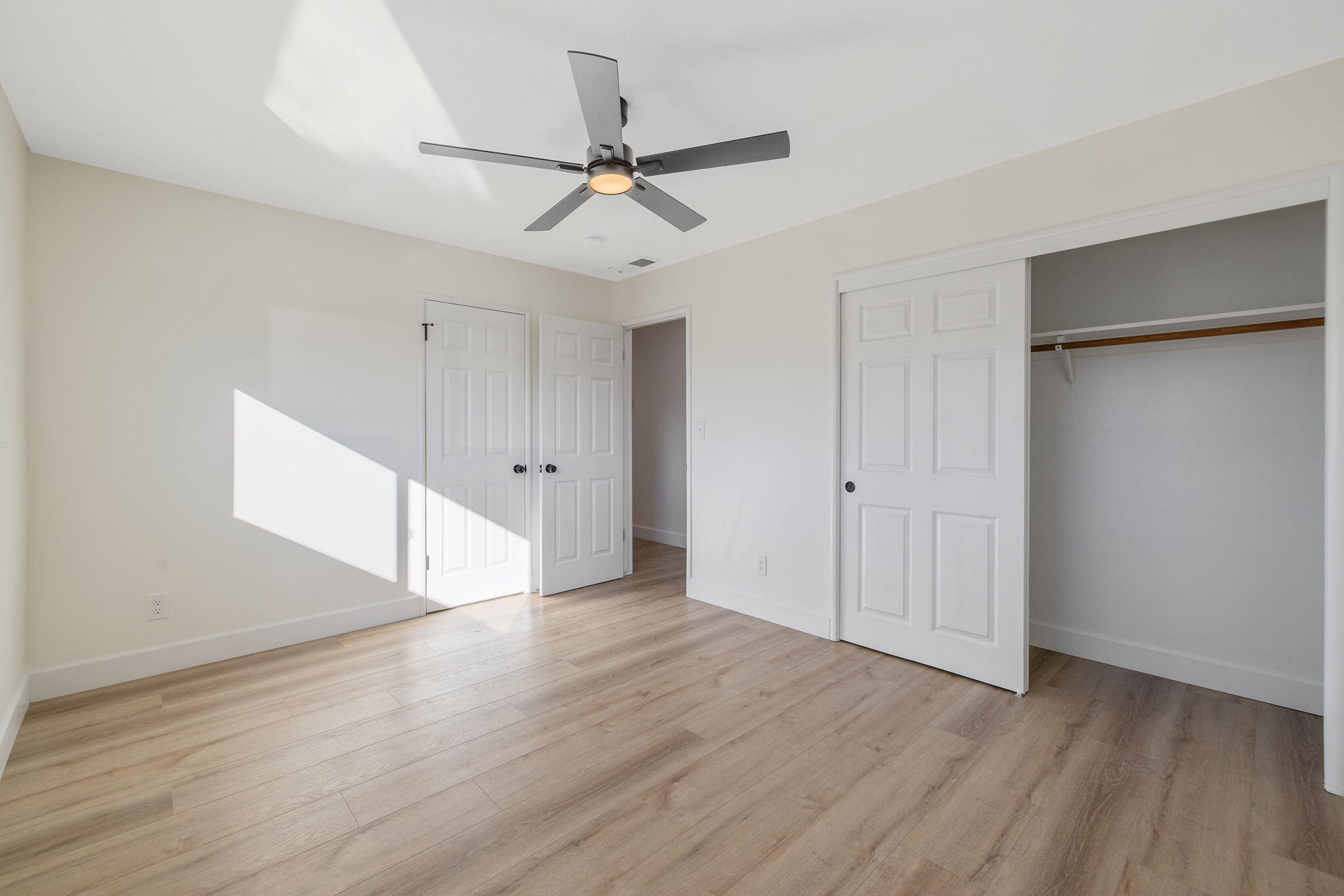 1747 E Sonora Ave, Tulare, CA 93274