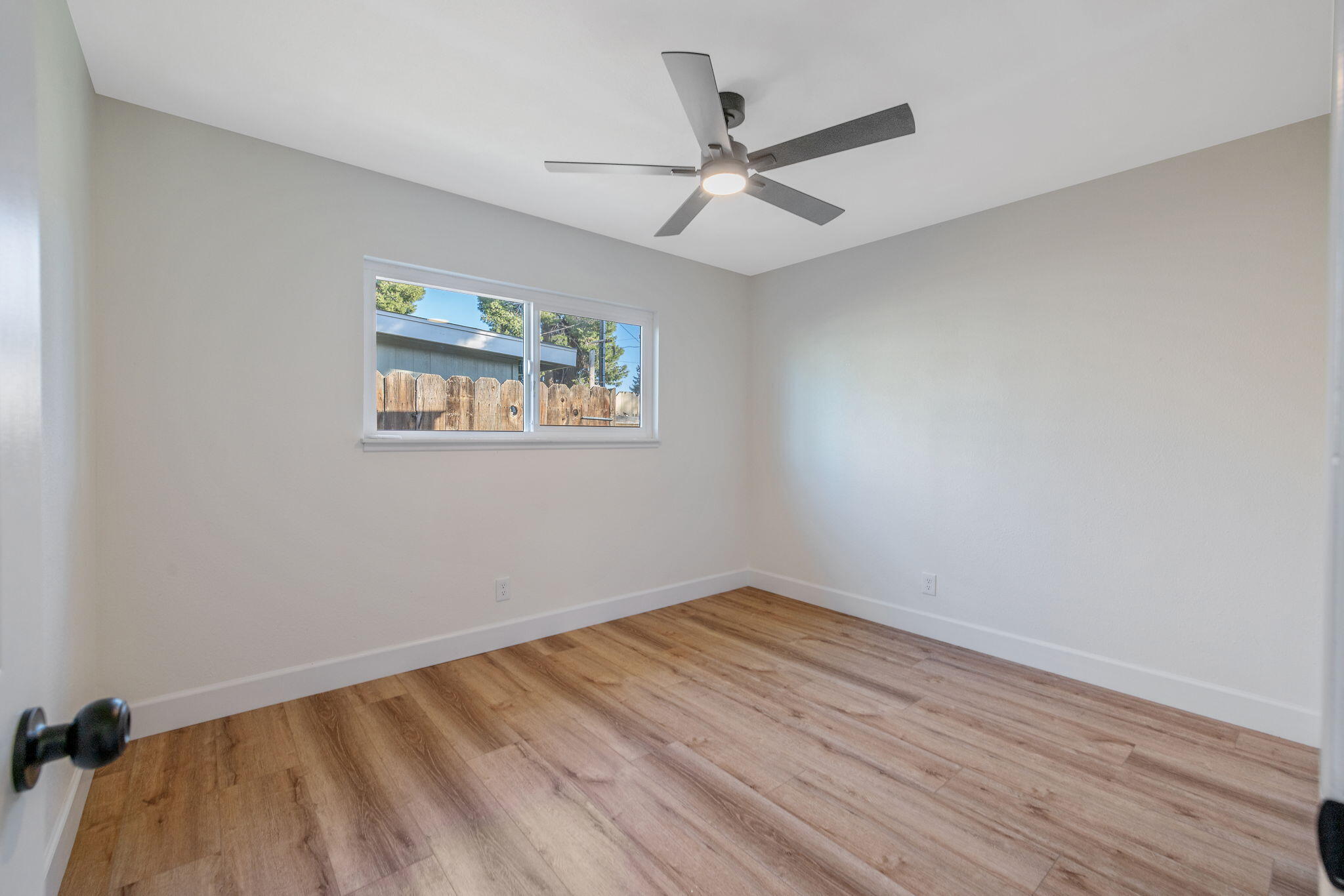 1747 E Sonora Ave, Tulare, CA 93274