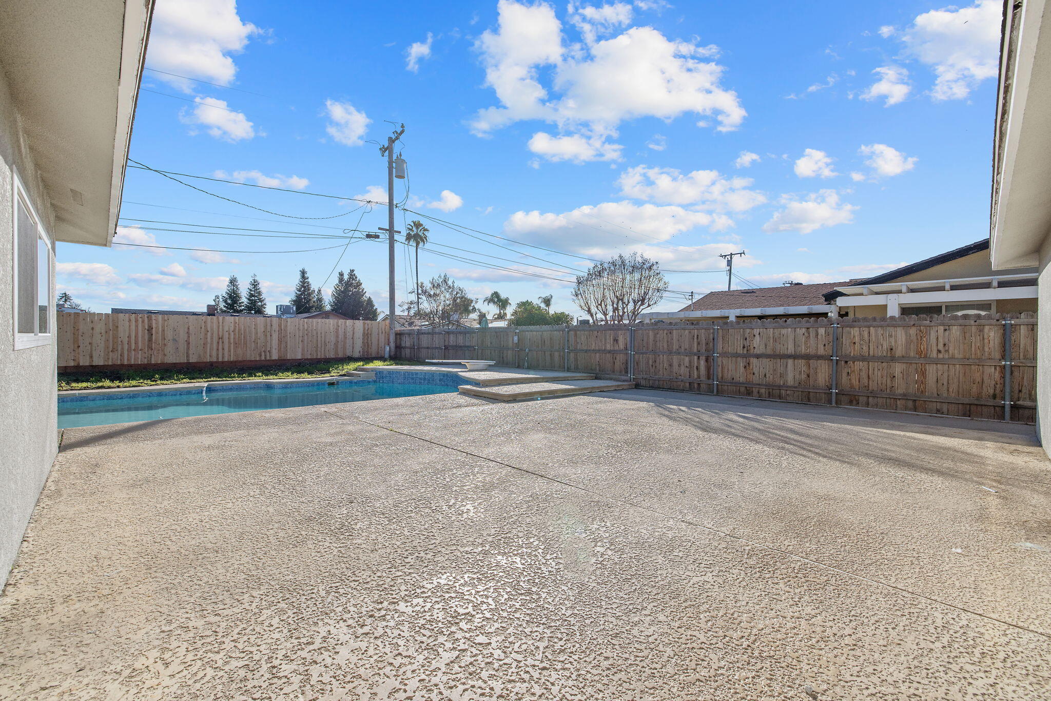 1747 E Sonora Ave, Tulare, CA 93274