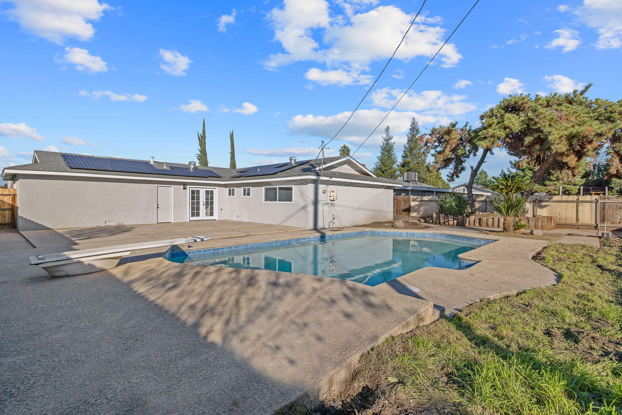 1747 E Sonora Ave, Tulare, CA 93274