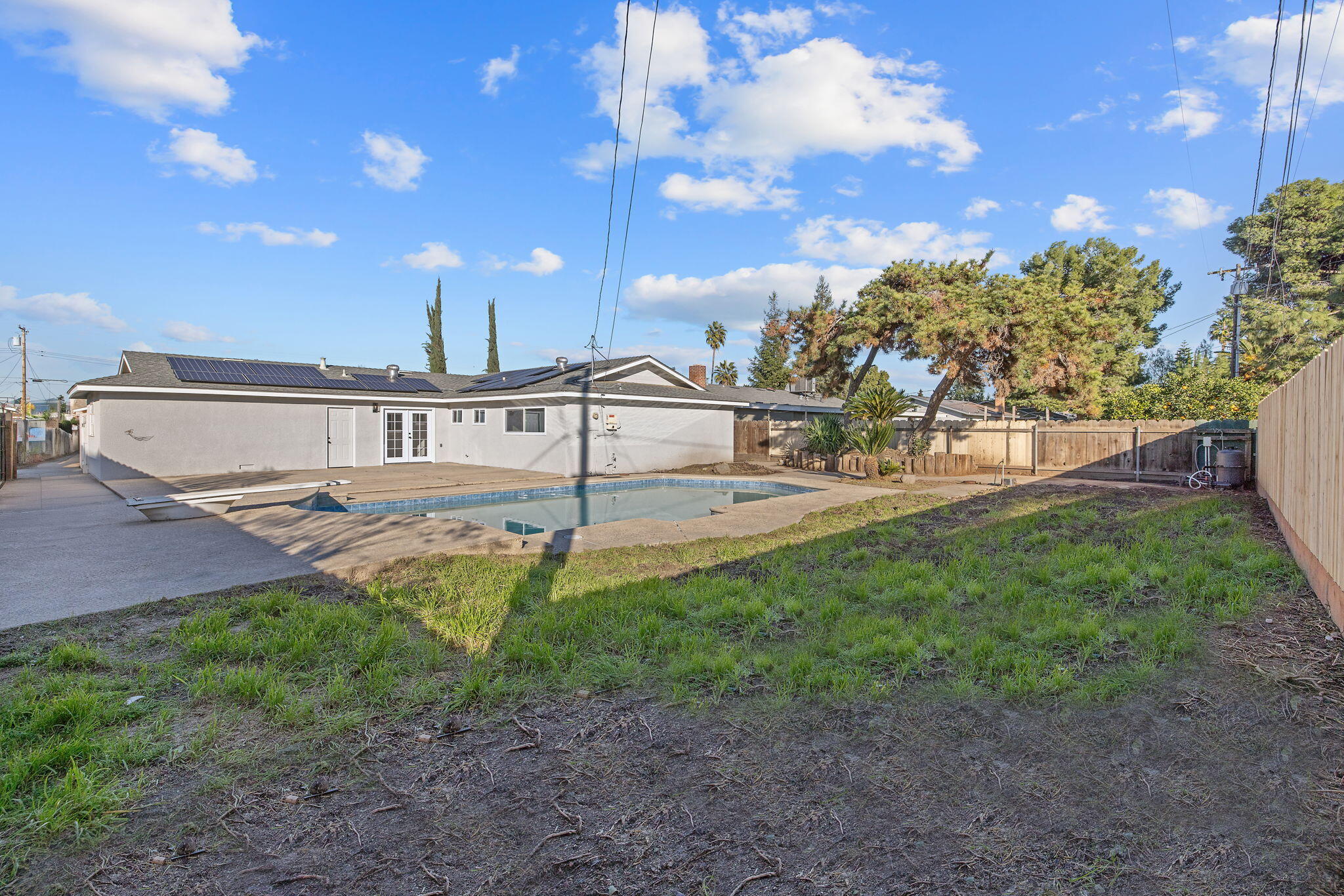 1747 E Sonora Ave, Tulare, CA 93274