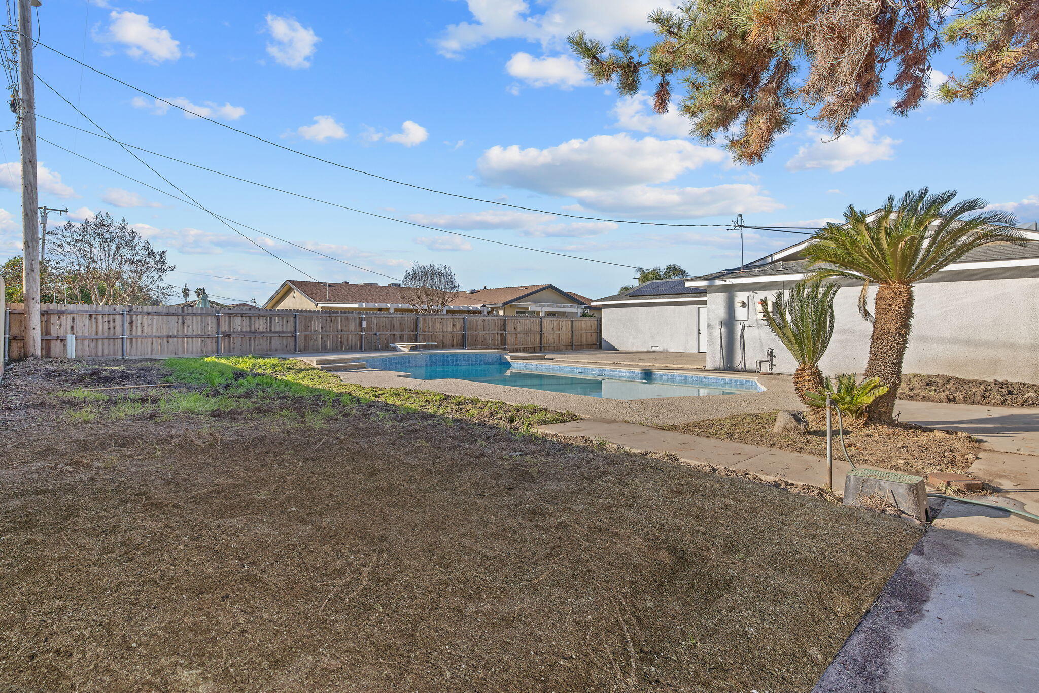 1747 E Sonora Ave, Tulare, CA 93274