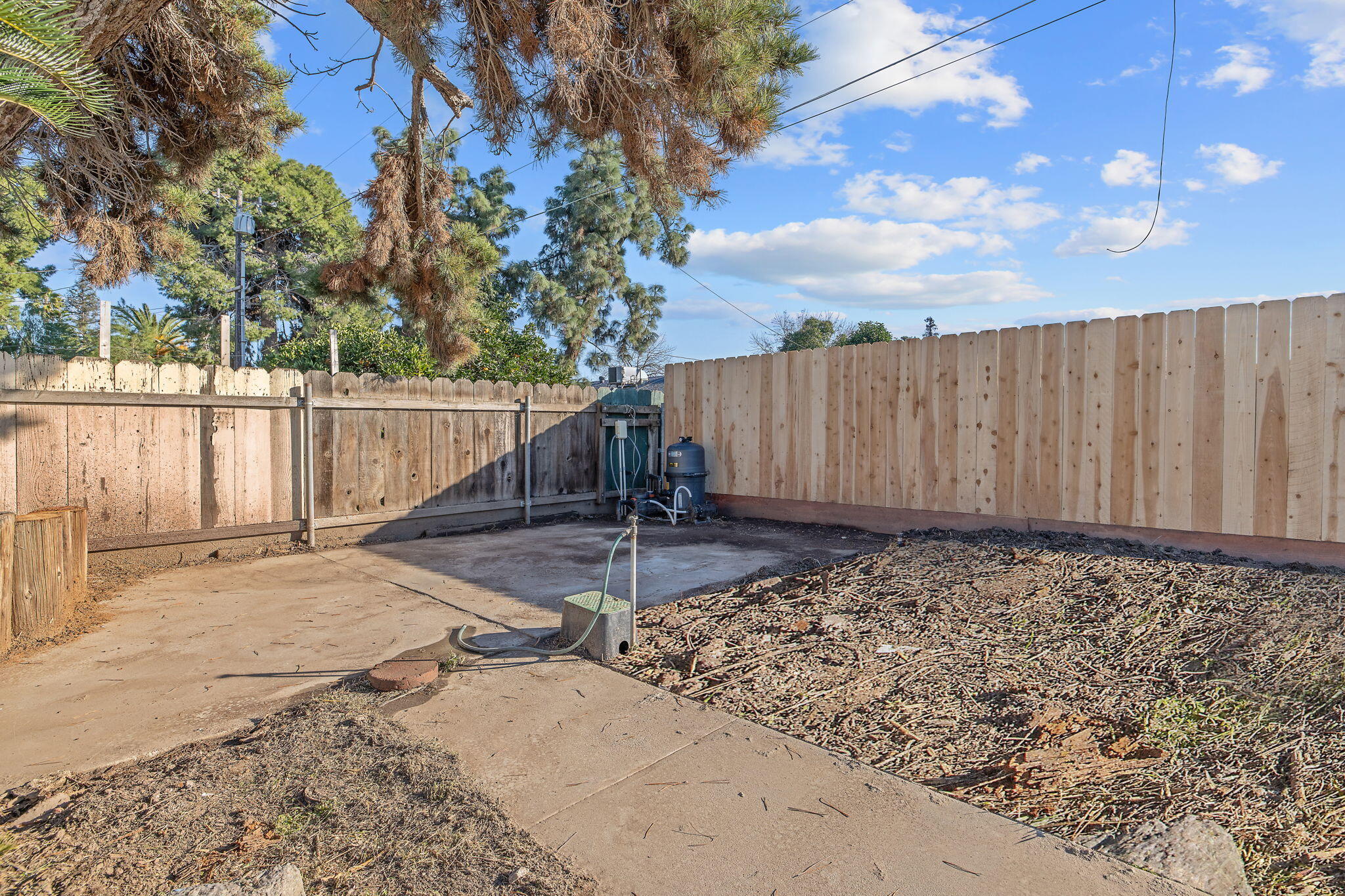 1747 E Sonora Ave, Tulare, CA 93274