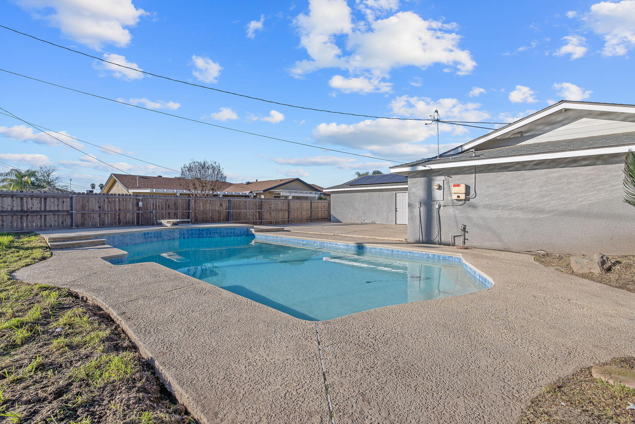 1747 E Sonora Ave, Tulare, CA 93274