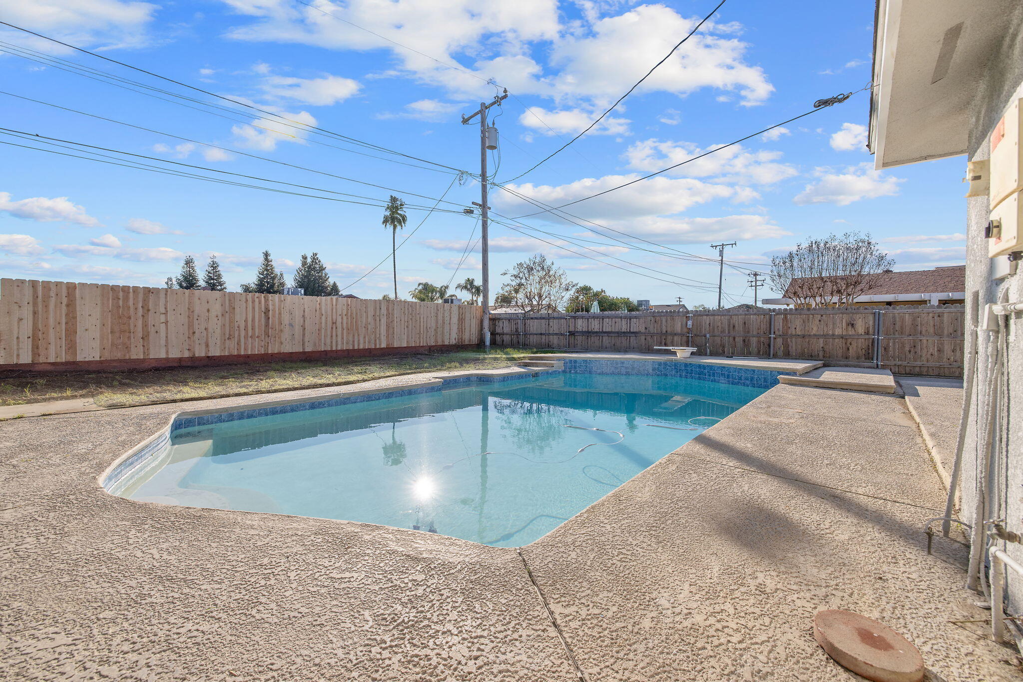 1747 E Sonora Ave, Tulare, CA 93274