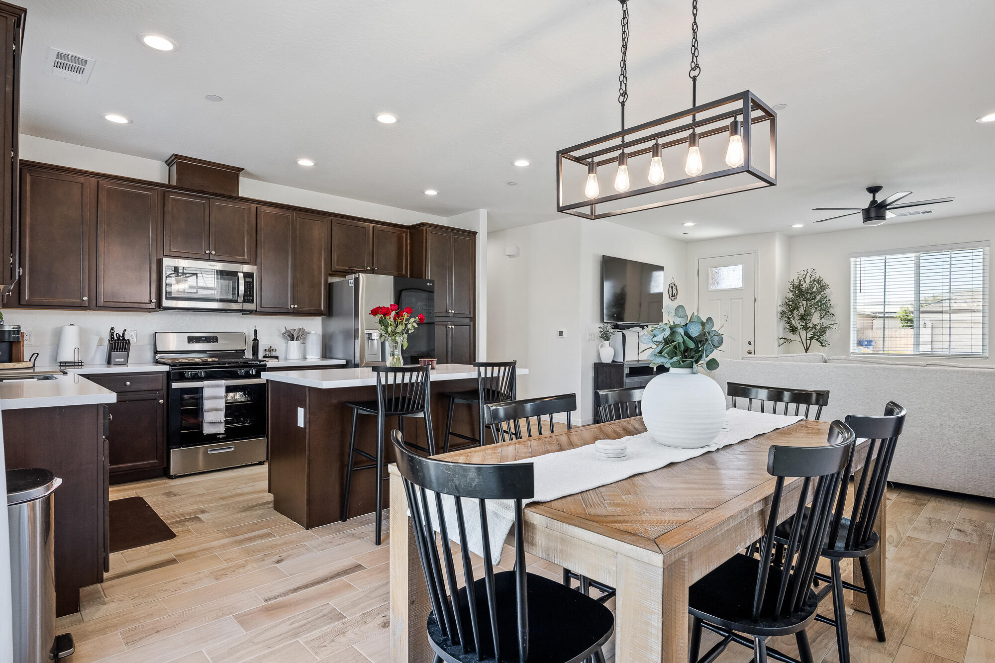 3200 Seymour St, Tulare, CA 93274