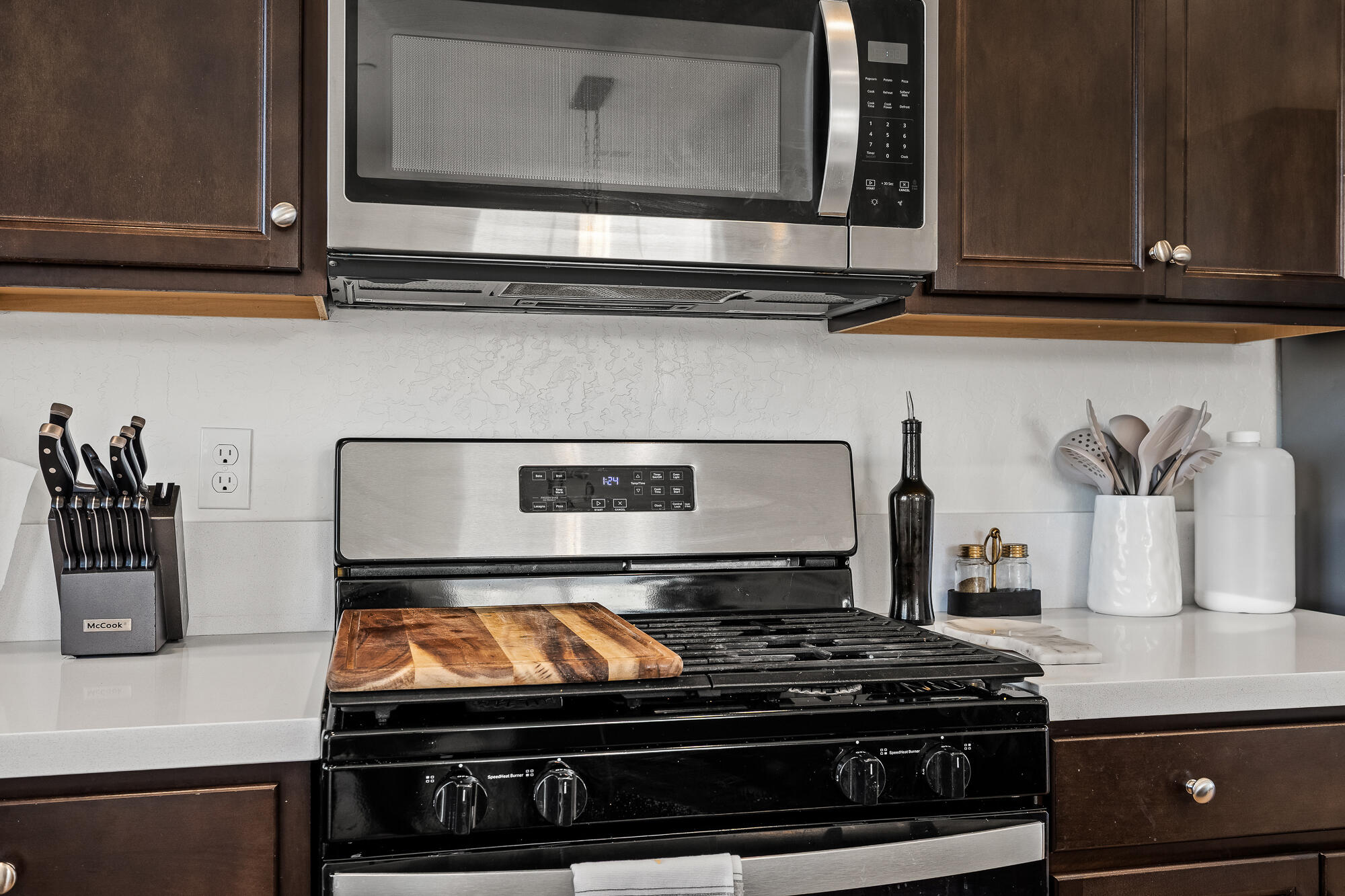 3200 Seymour St, Tulare, CA 93274