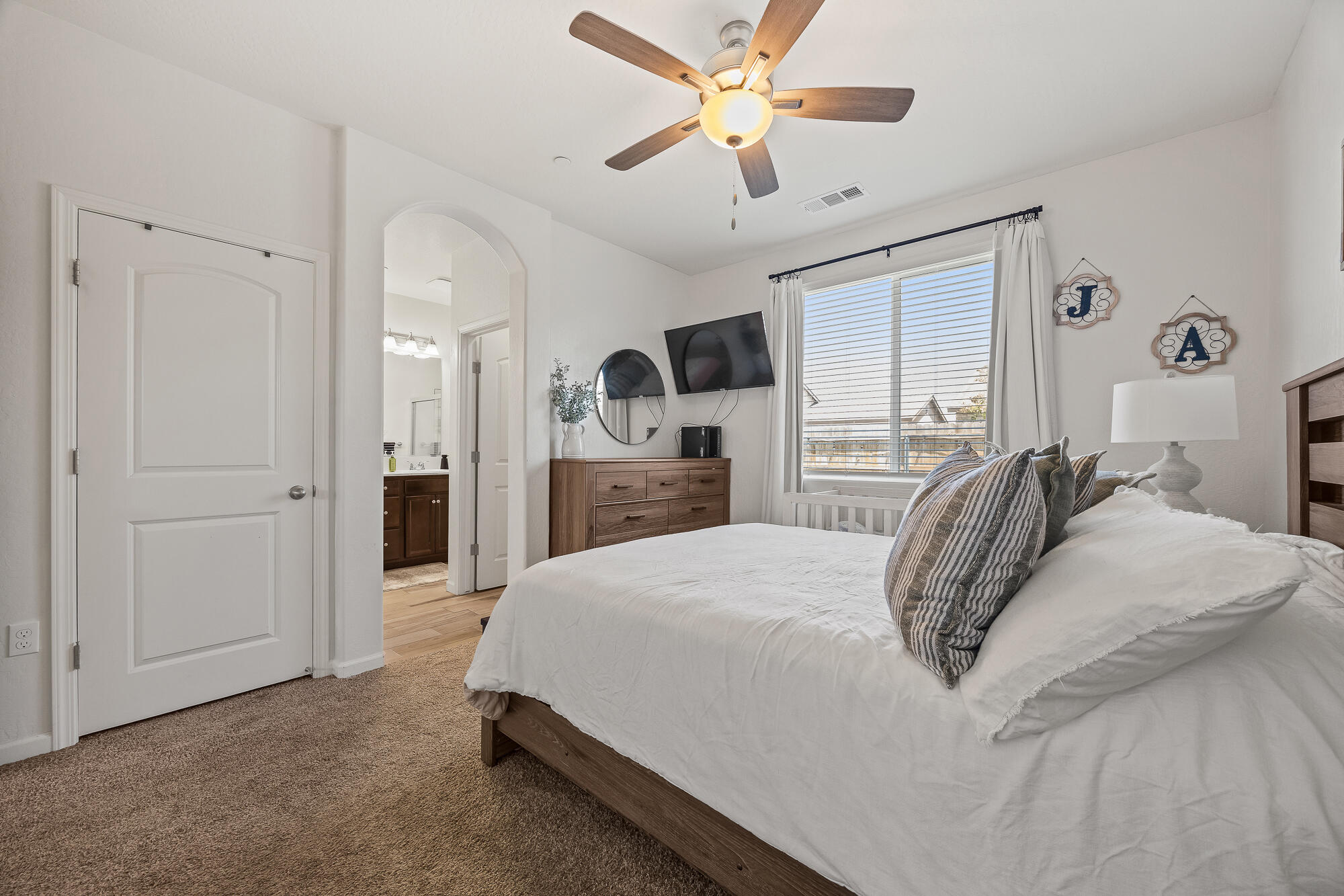 3200 Seymour St, Tulare, CA 93274