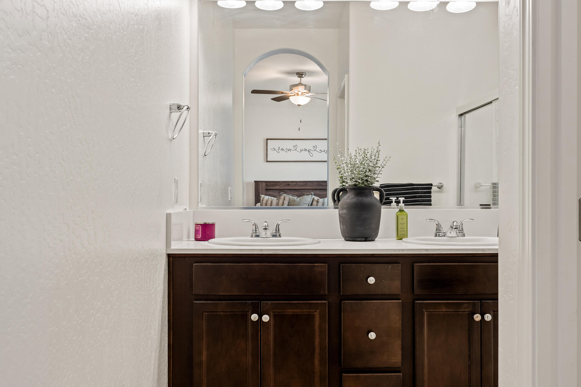 3200 Seymour St, Tulare, CA 93274