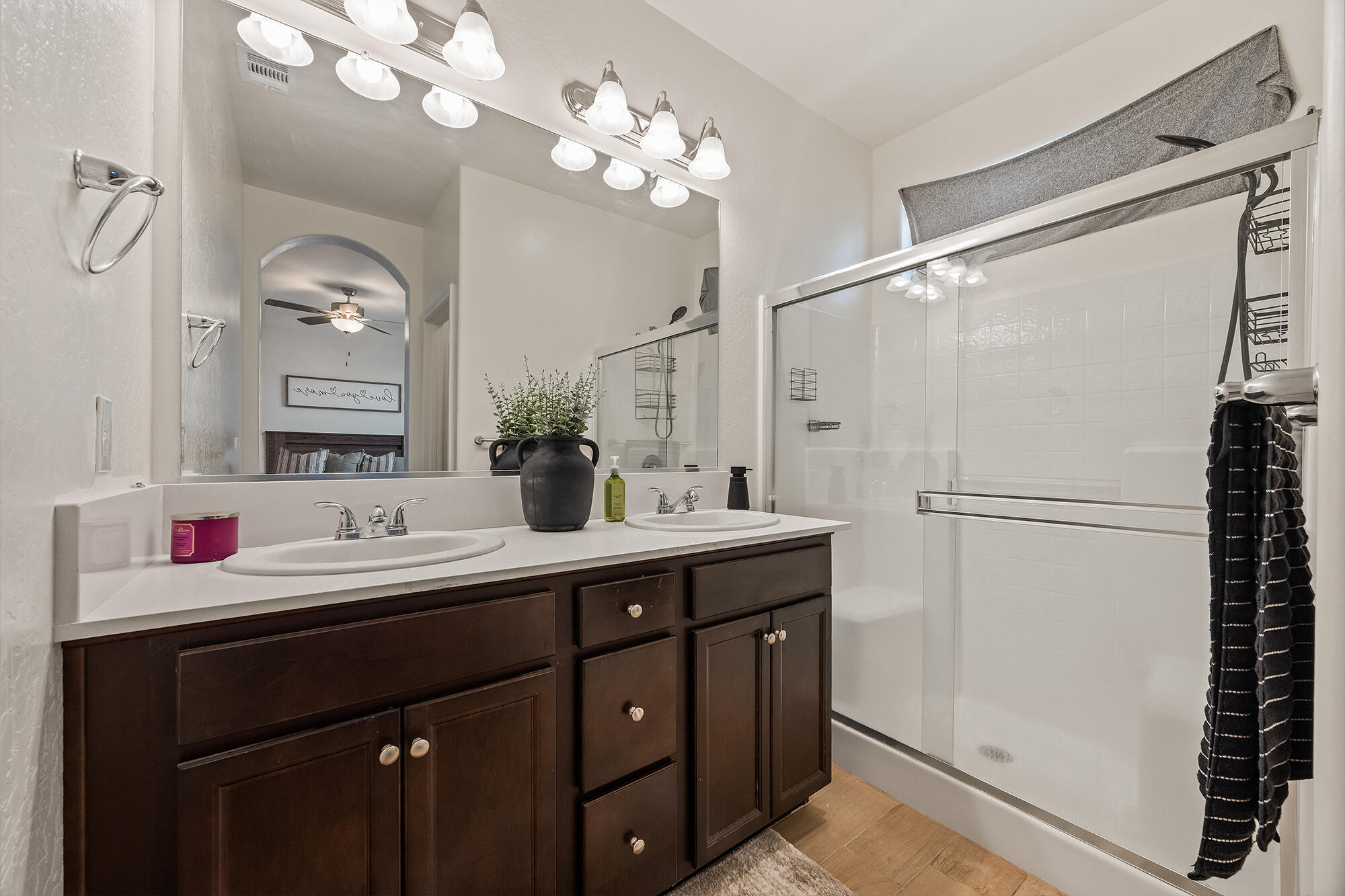 3200 Seymour St, Tulare, CA 93274