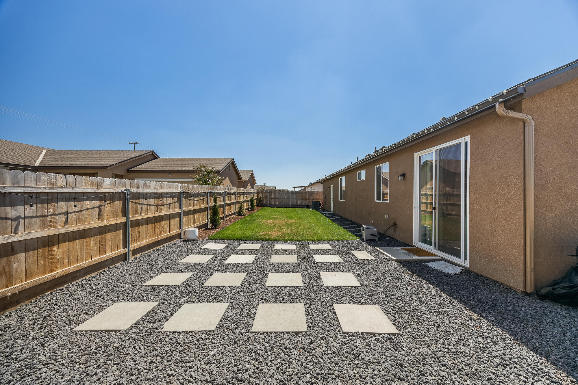 3200 Seymour St, Tulare, CA 93274