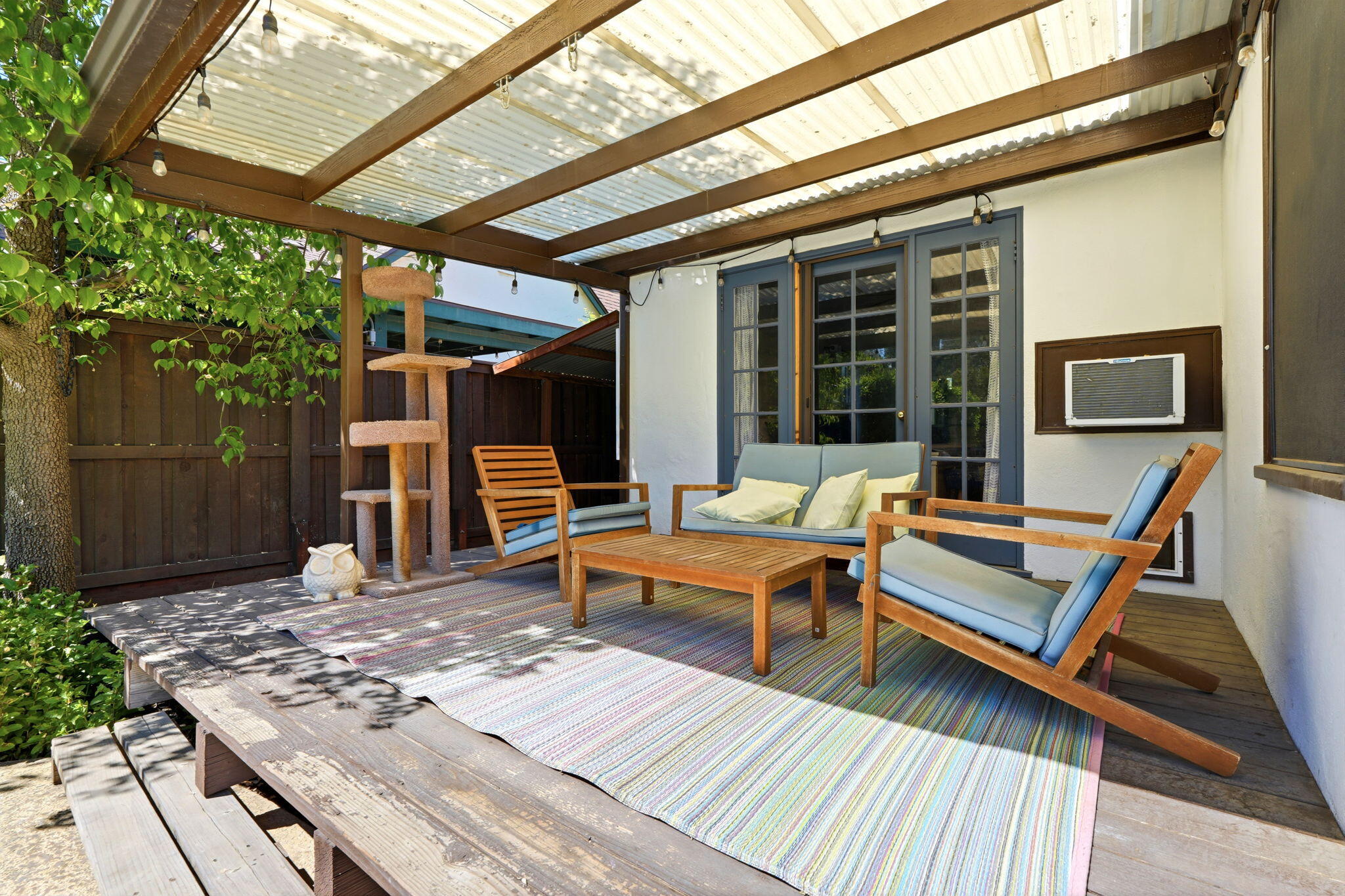 1313 W Beverly Dr, Visalia, CA 93277