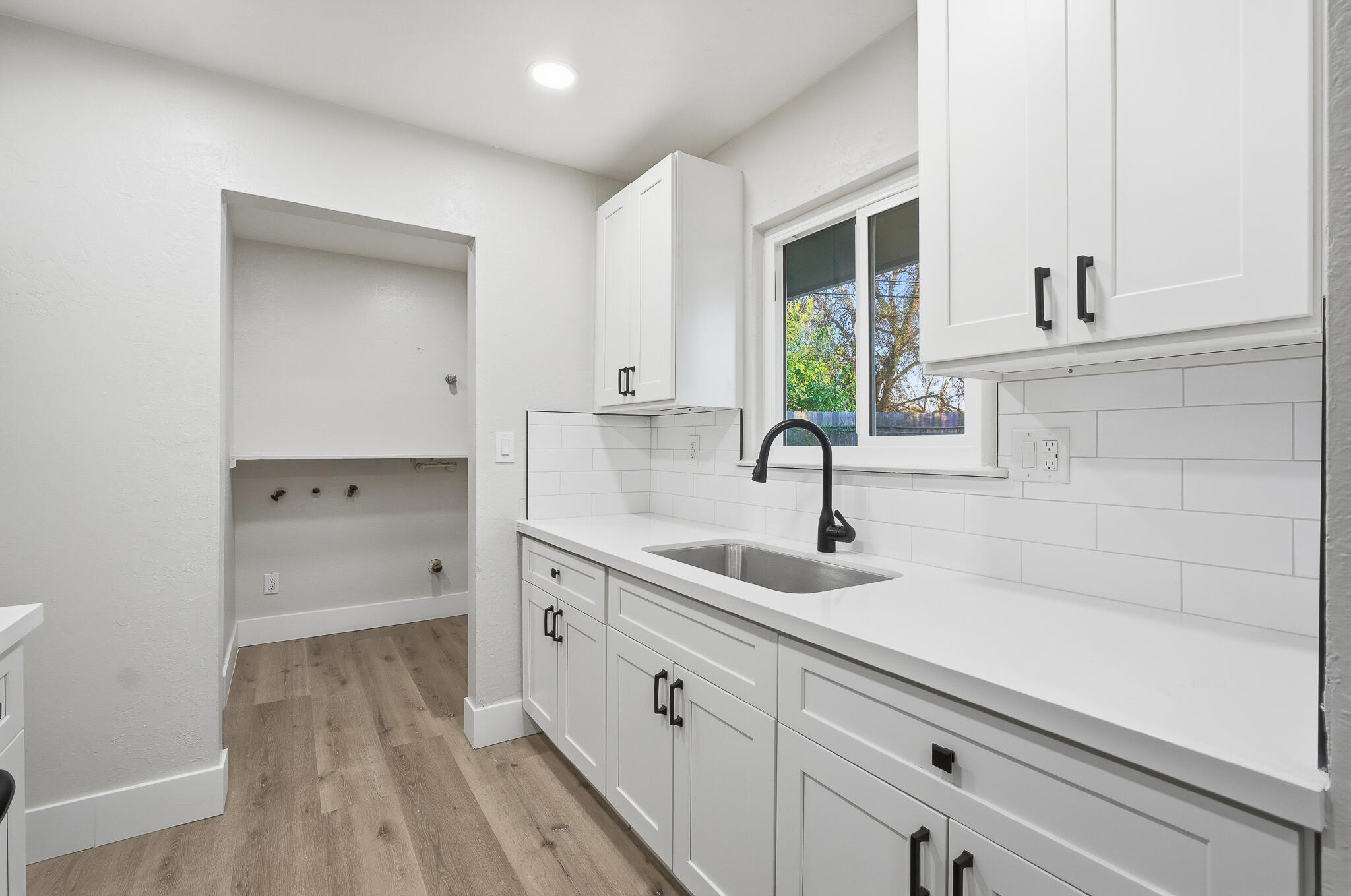 837 E Costner St, Farmersville, CA 93223