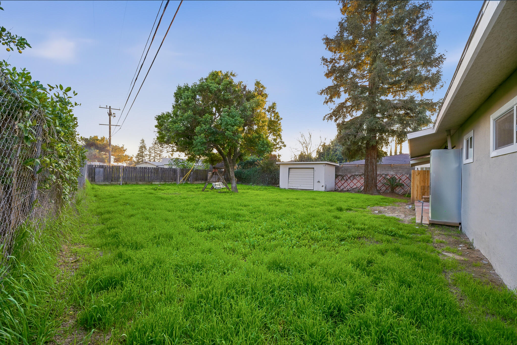 837 E Costner St, Farmersville, CA 93223
