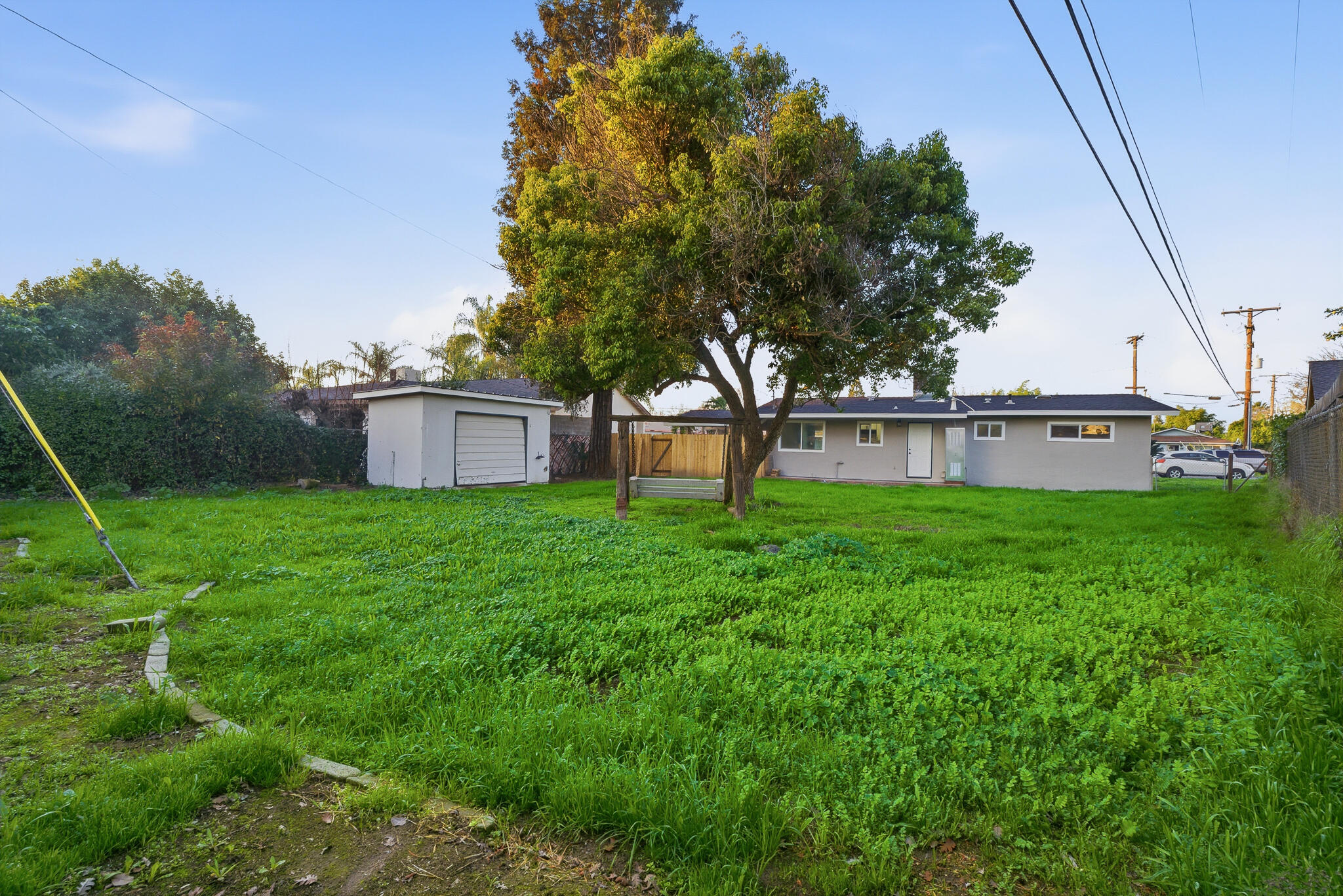 837 E Costner St, Farmersville, CA 93223