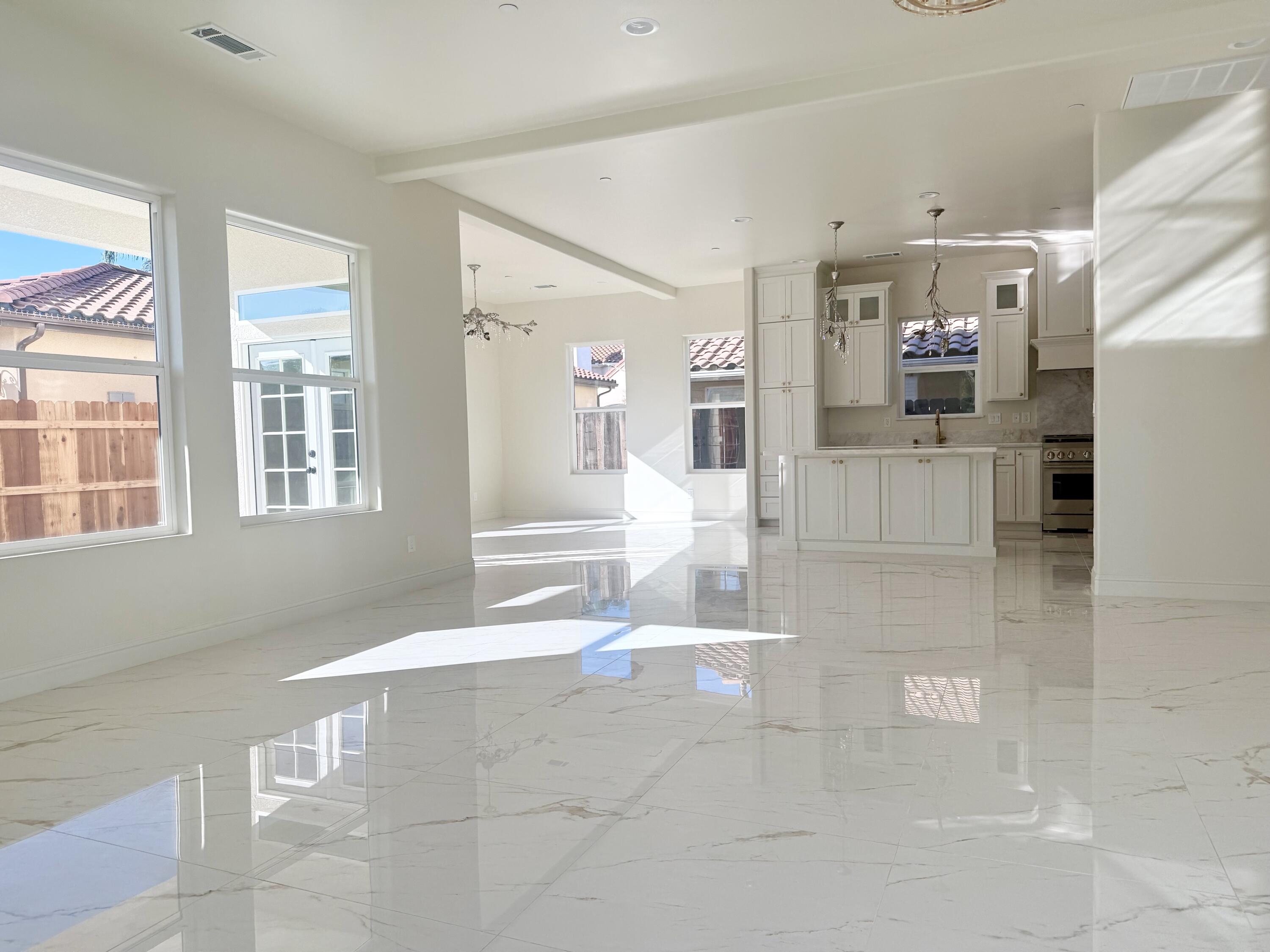 169 Lake Dr, Lemoore, CA 93245