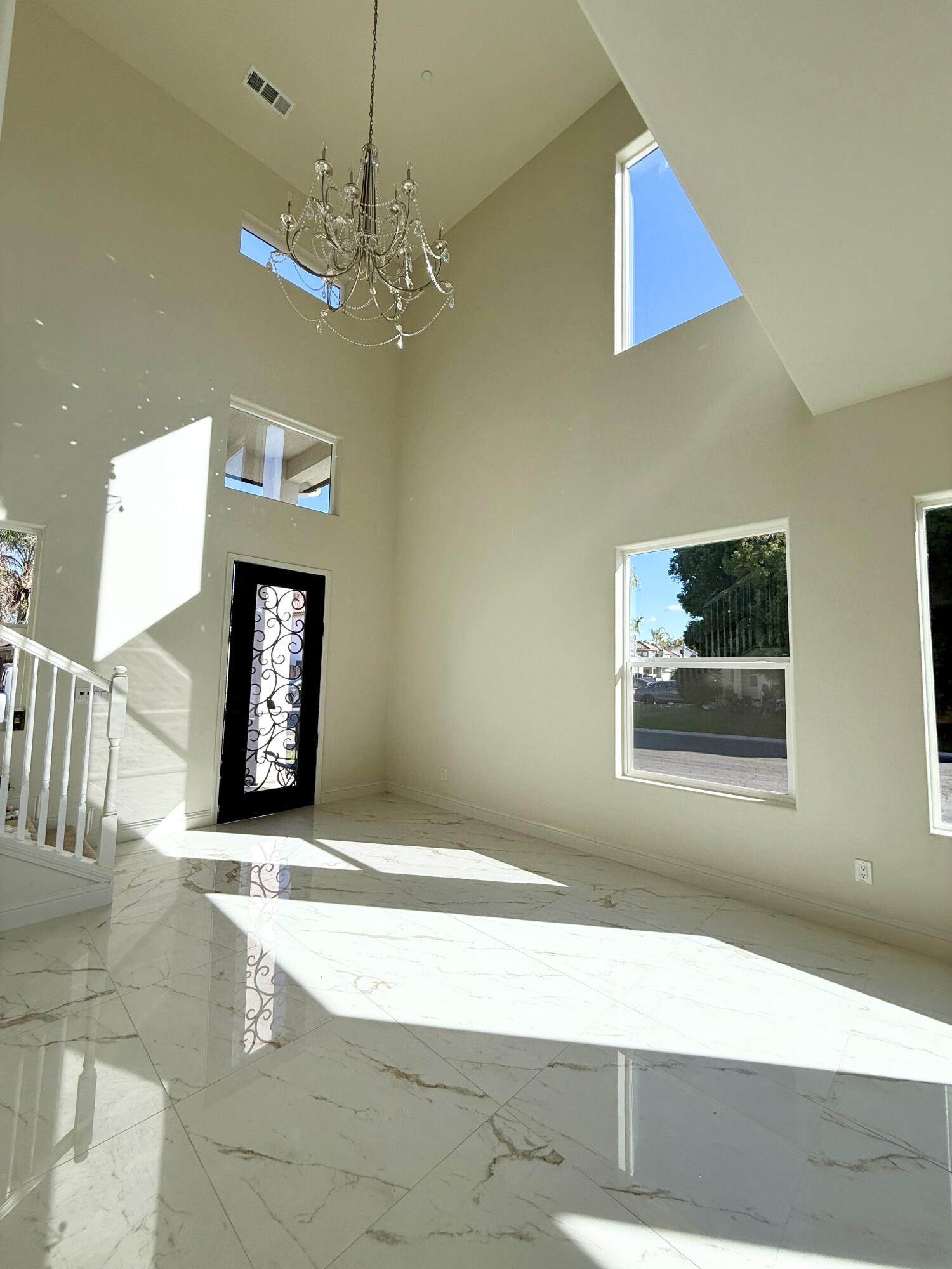 169 Lake Dr, Lemoore, CA 93245