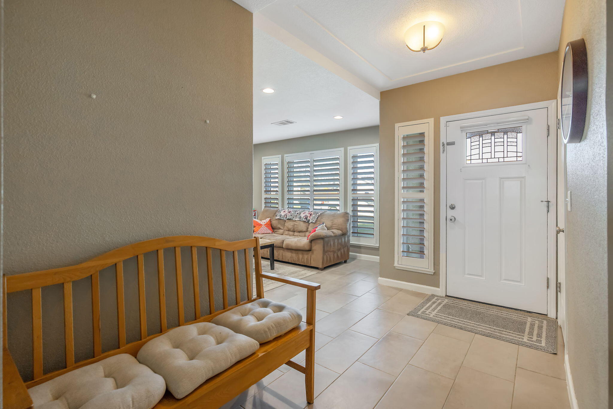 399 Palm Cir, Hanford, CA 93230