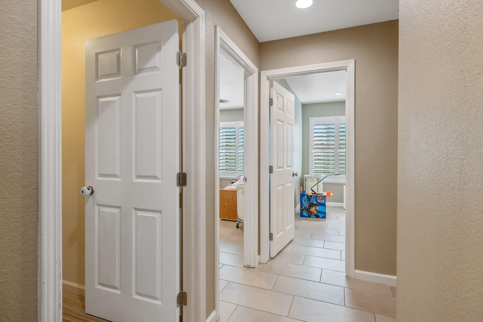 399 Palm Cir, Hanford, CA 93230