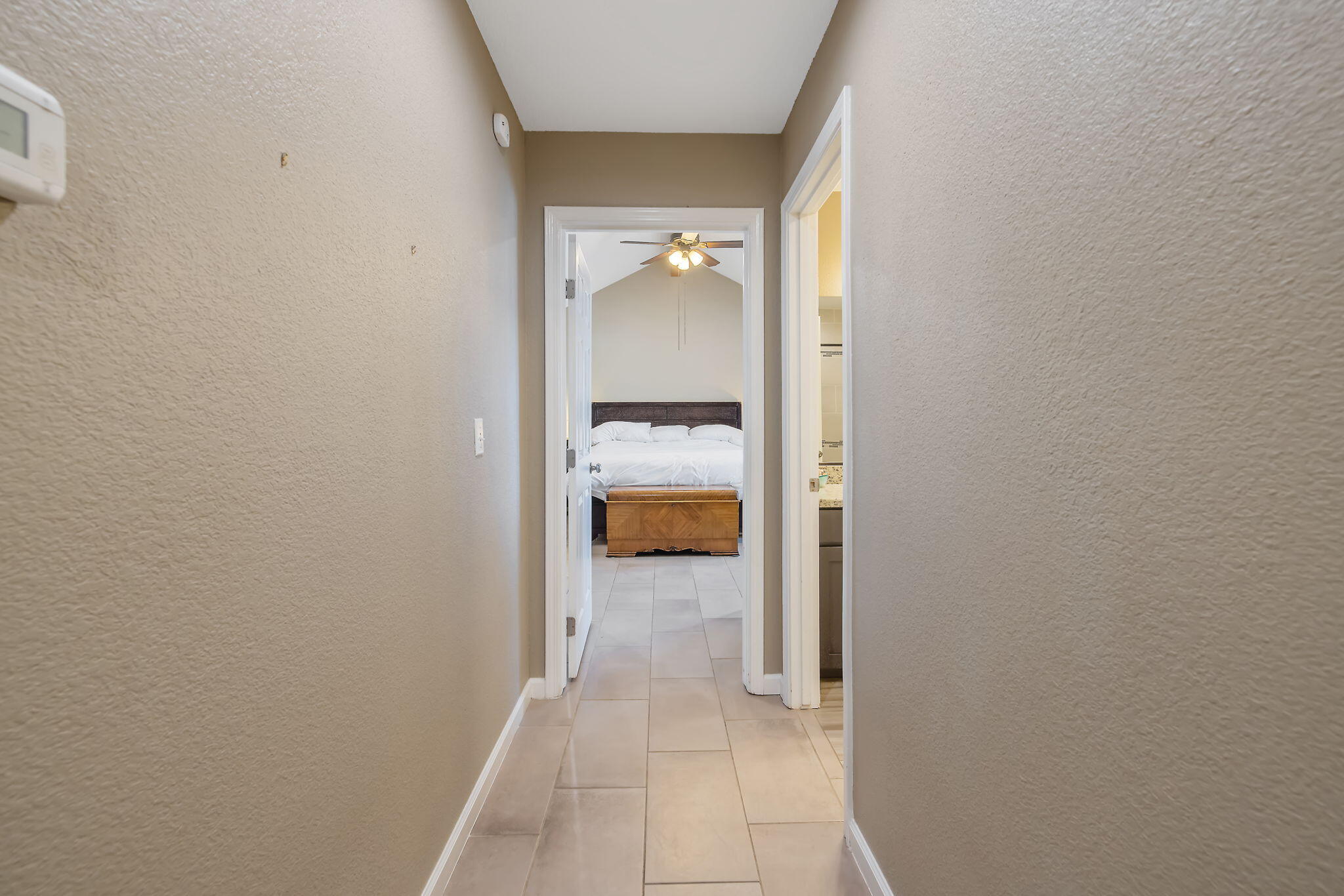 399 Palm Cir, Hanford, CA 93230