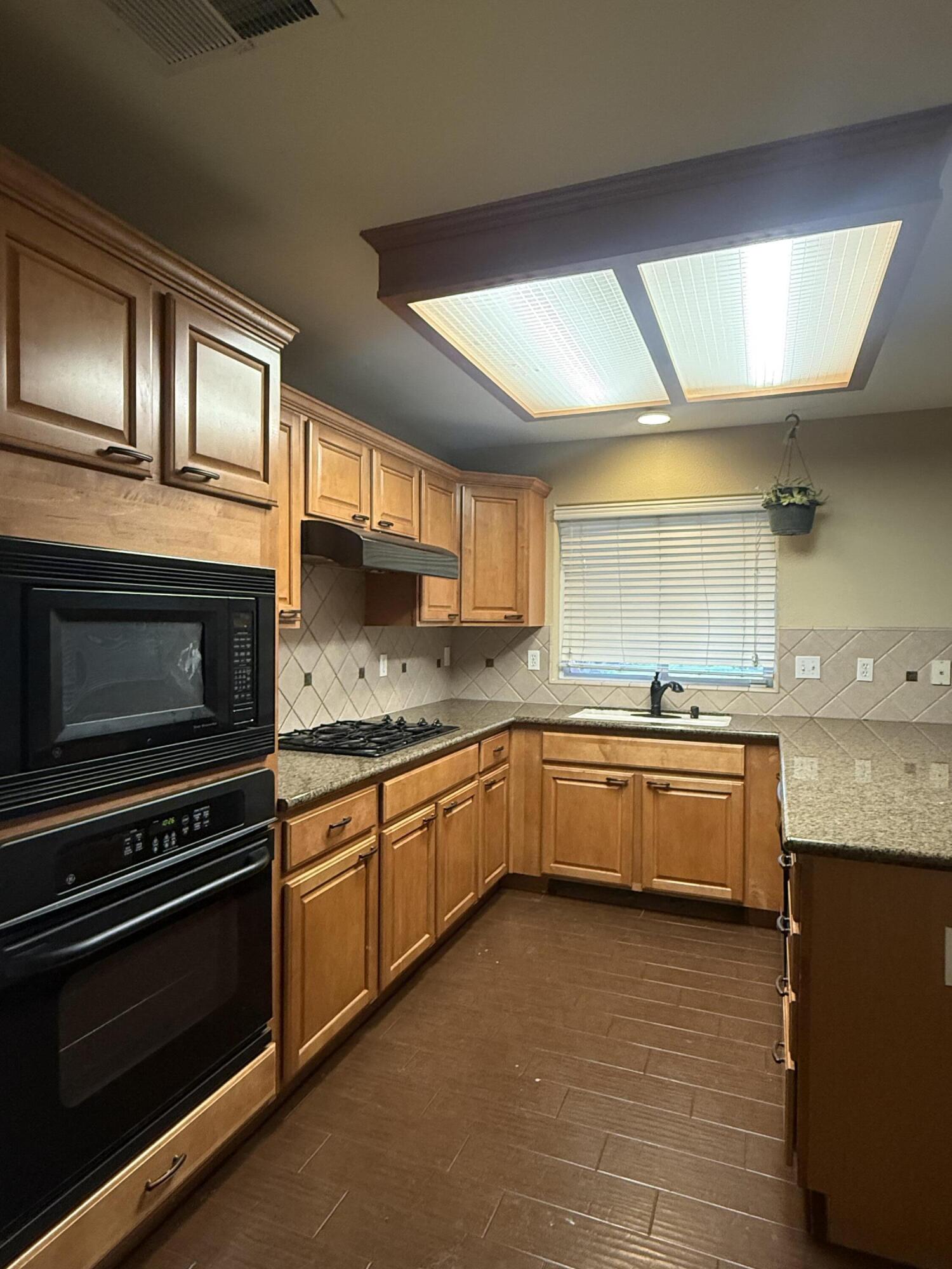 2805 Badger Flat Ave, Tulare, CA 93274