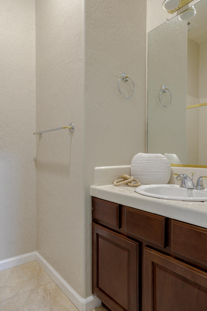 5849 W Buena Vista Ave, Visalia, CA 93291