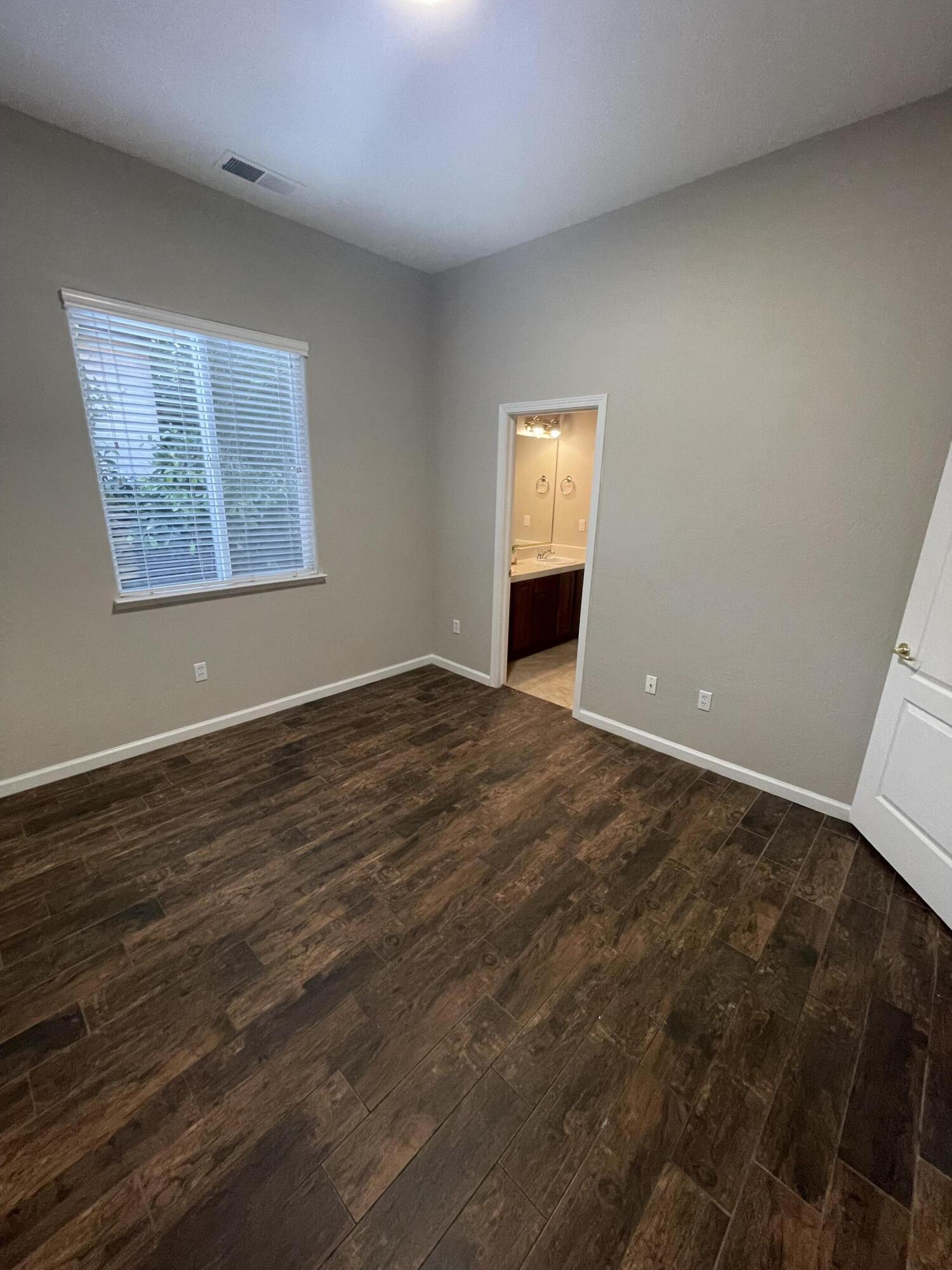 5849 W Buena Vista Ave, Visalia, CA 93291