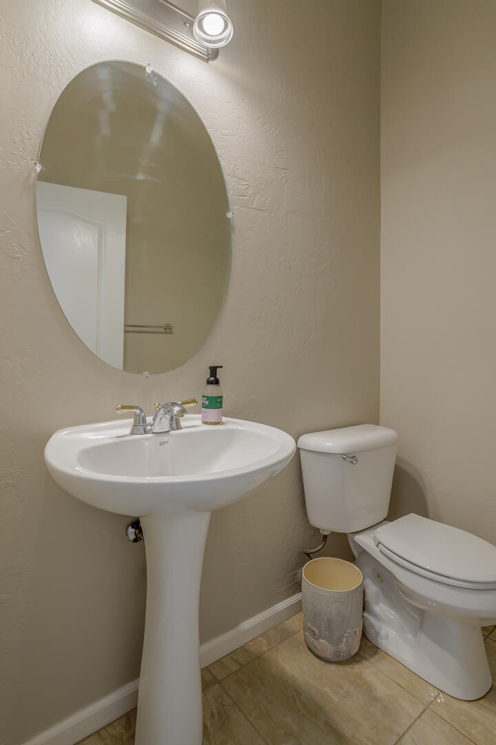 5849 W Buena Vista Ave, Visalia, CA 93291