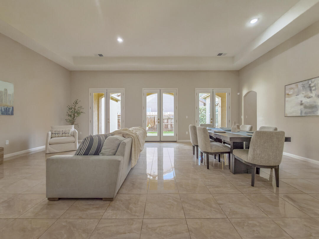 5849 W Buena Vista Ave, Visalia, CA 93291