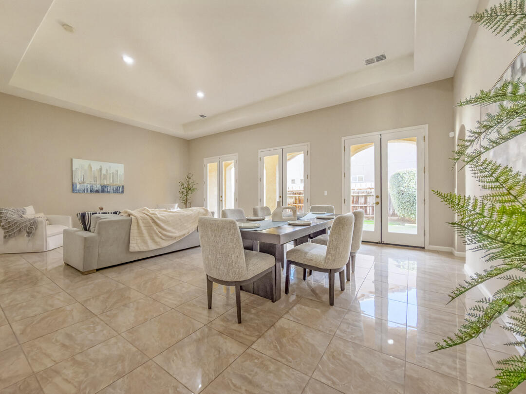 5849 W Buena Vista Ave, Visalia, CA 93291