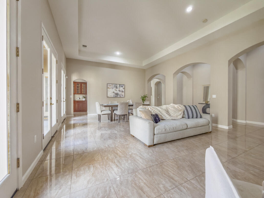 5849 W Buena Vista Ave, Visalia, CA 93291