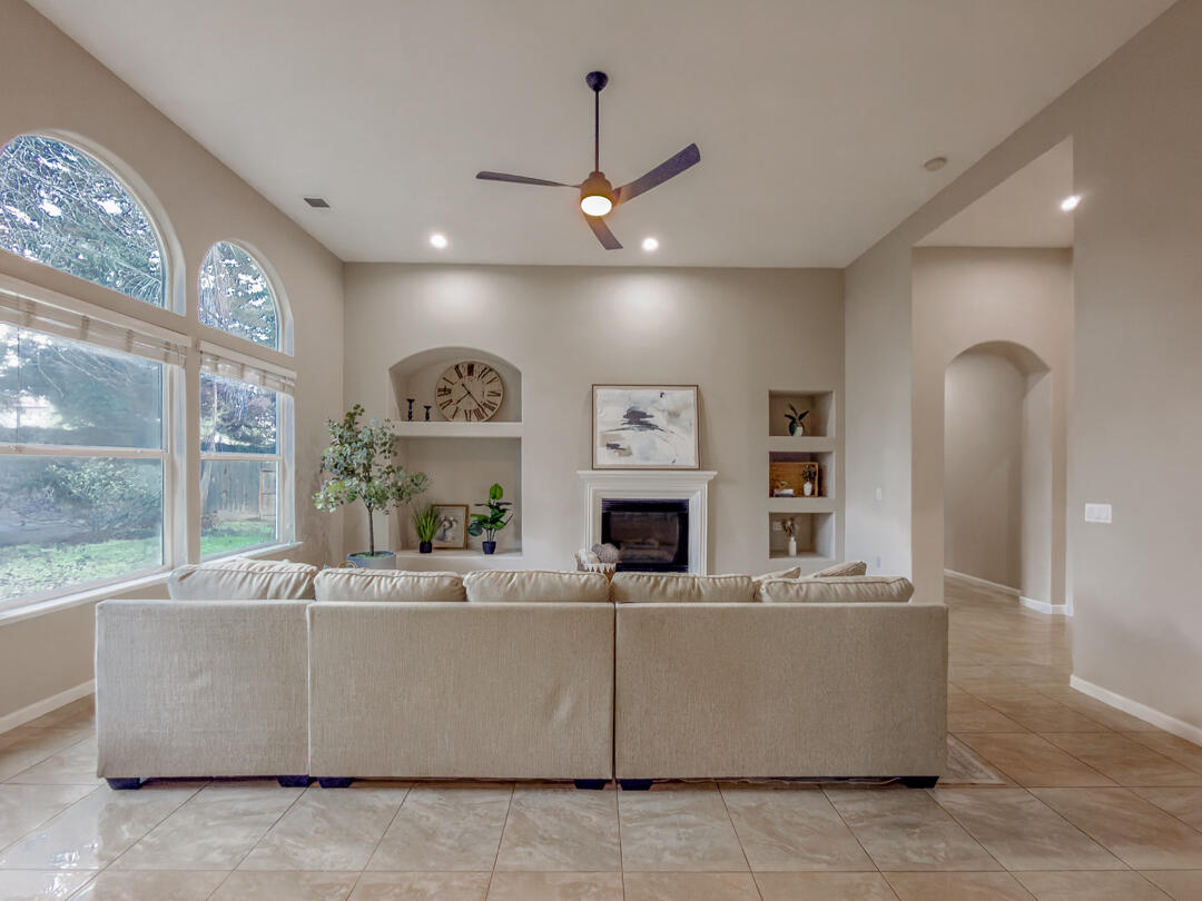 5849 W Buena Vista Ave, Visalia, CA 93291