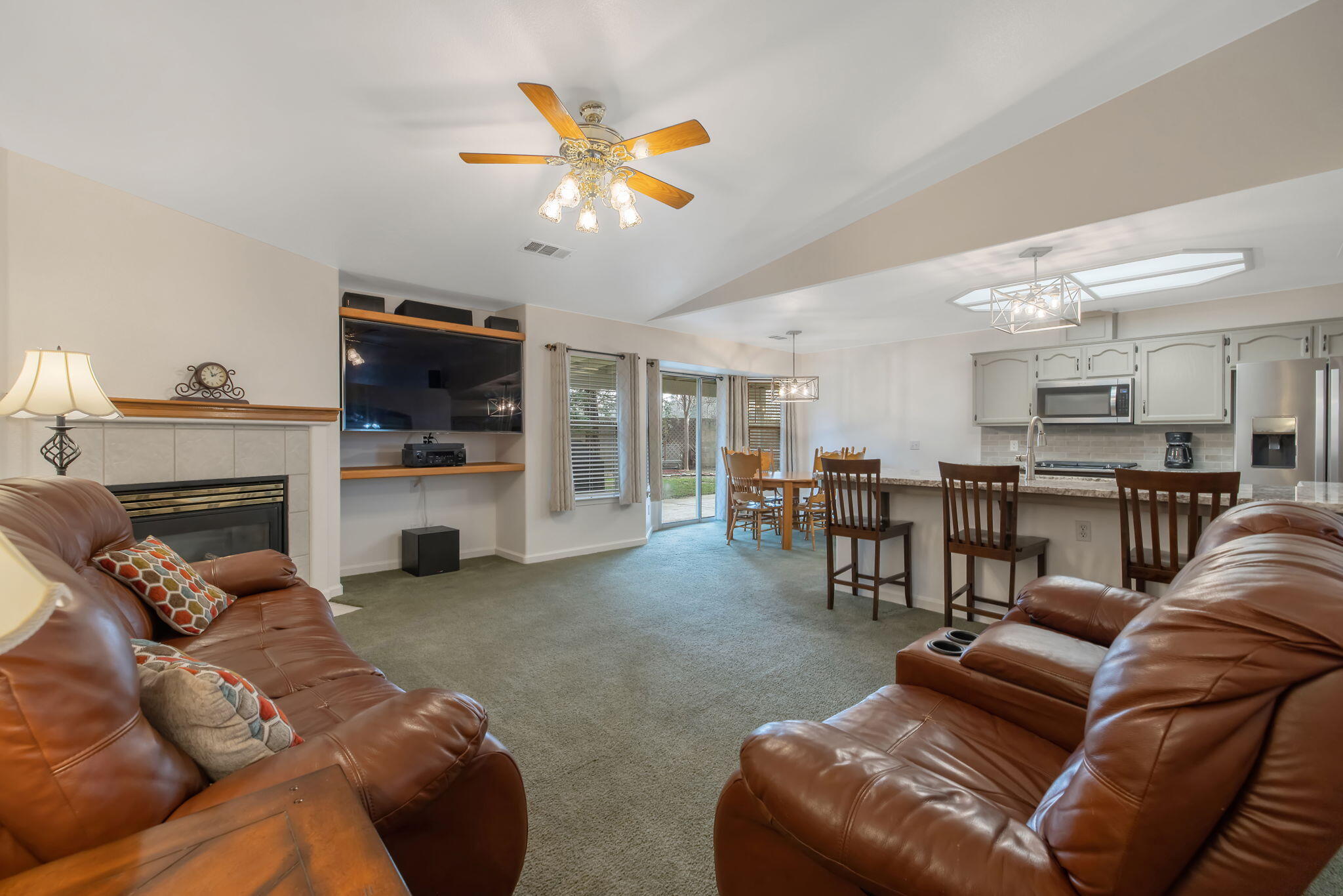 495 Congressional Ct, Tulare, CA 93274